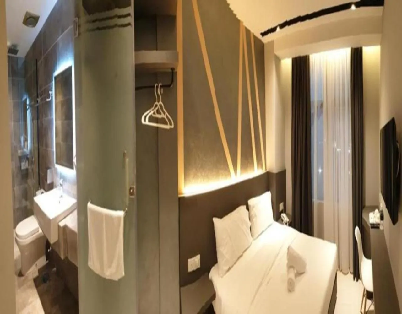 Bedroom, Bed in Suite Dreamz Hotel Banting