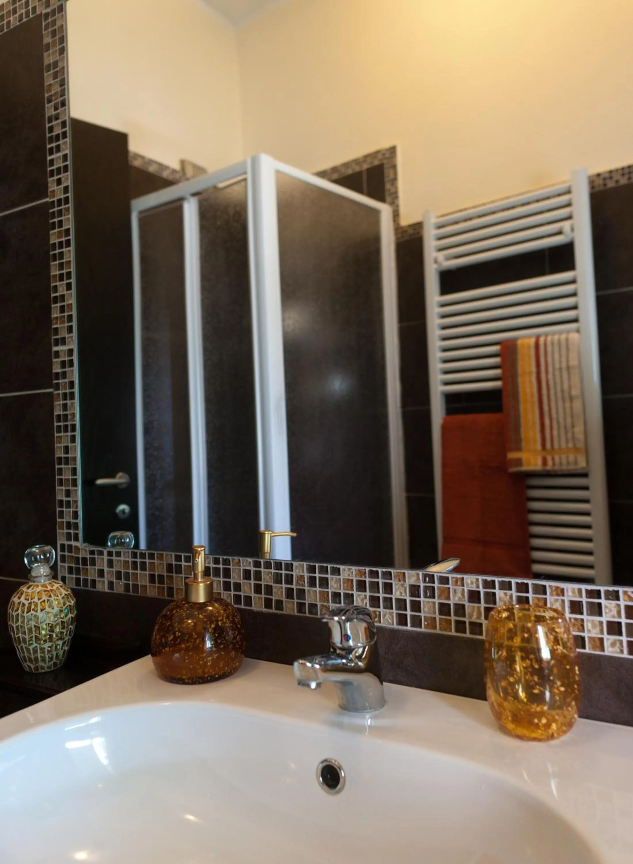 Shower in B&B Al Calcandola