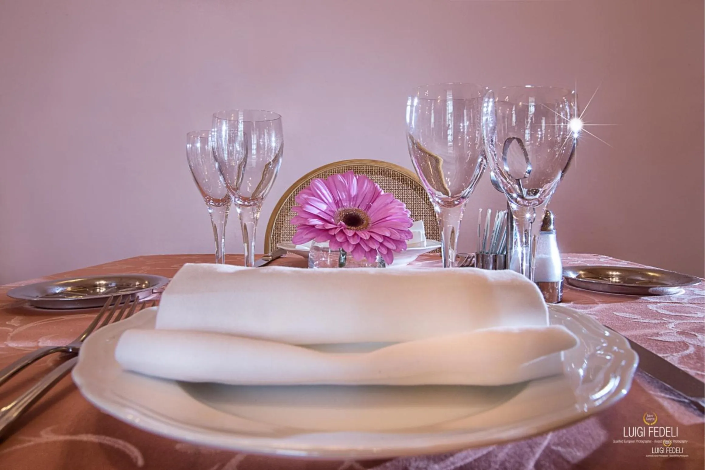 Restaurant/places to eat in Hotel Progresso