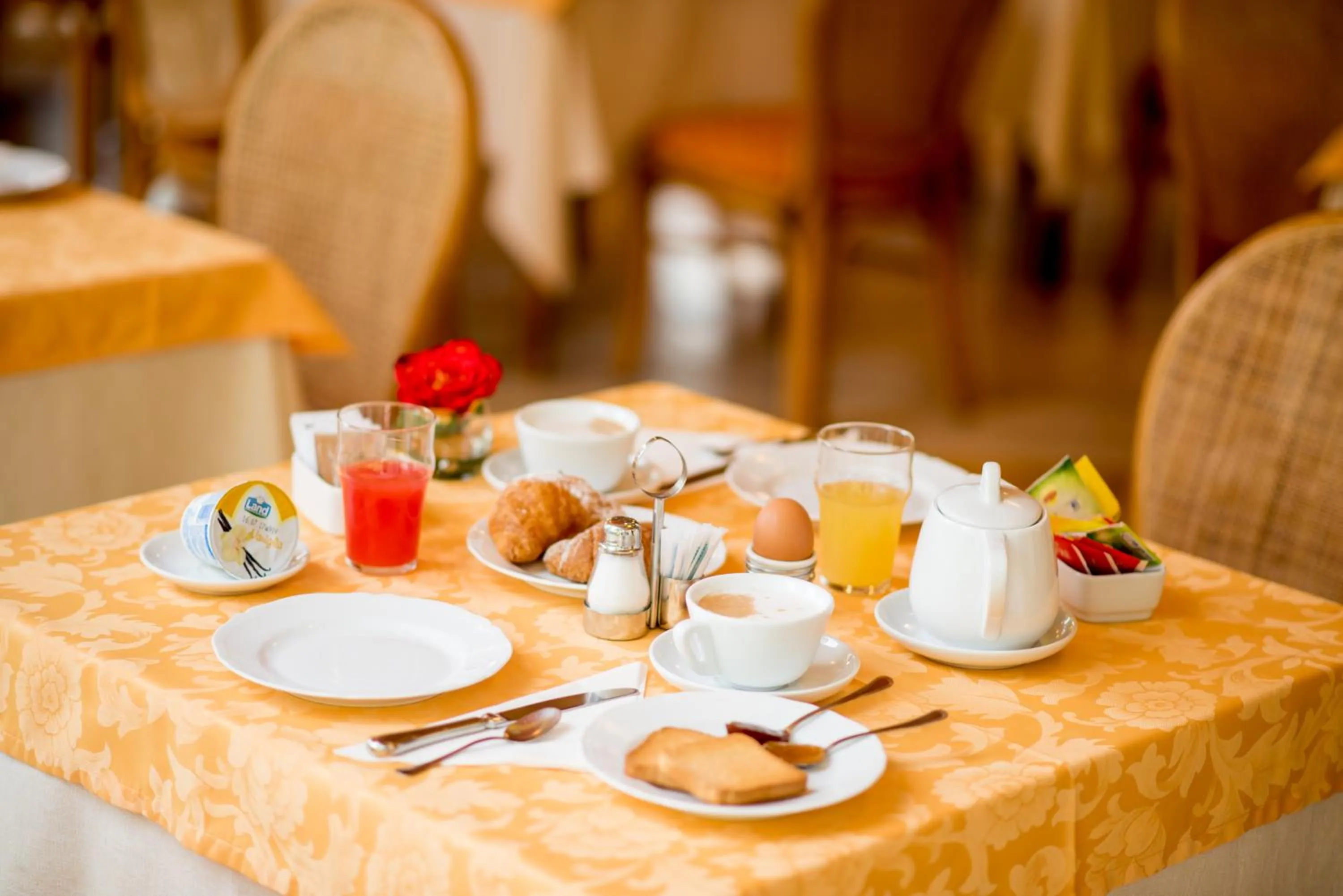 Continental breakfast in Hotel Progresso