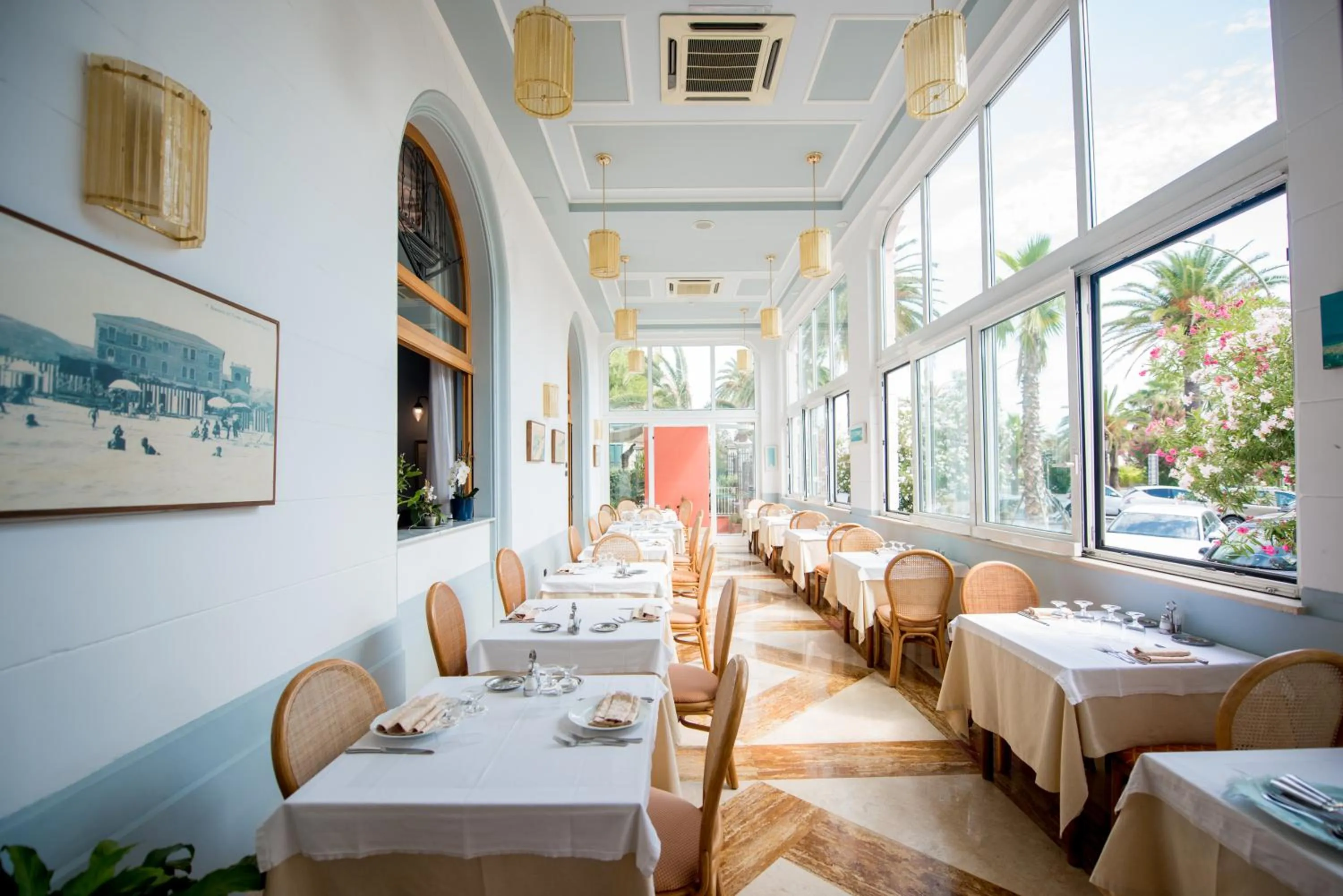 Restaurant/places to eat in Hotel Progresso