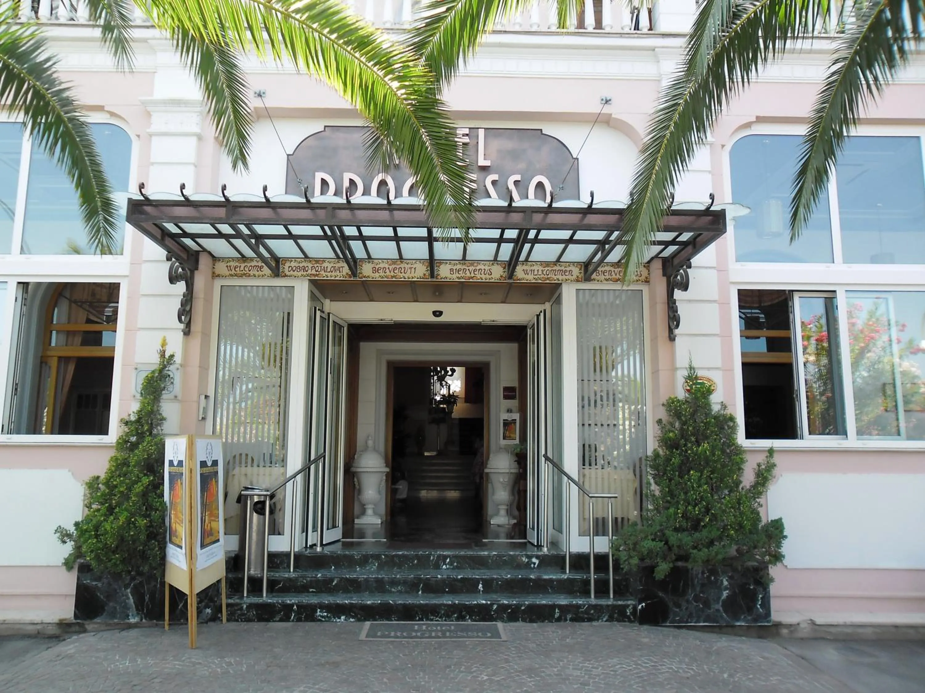 Facade/entrance in Hotel Progresso