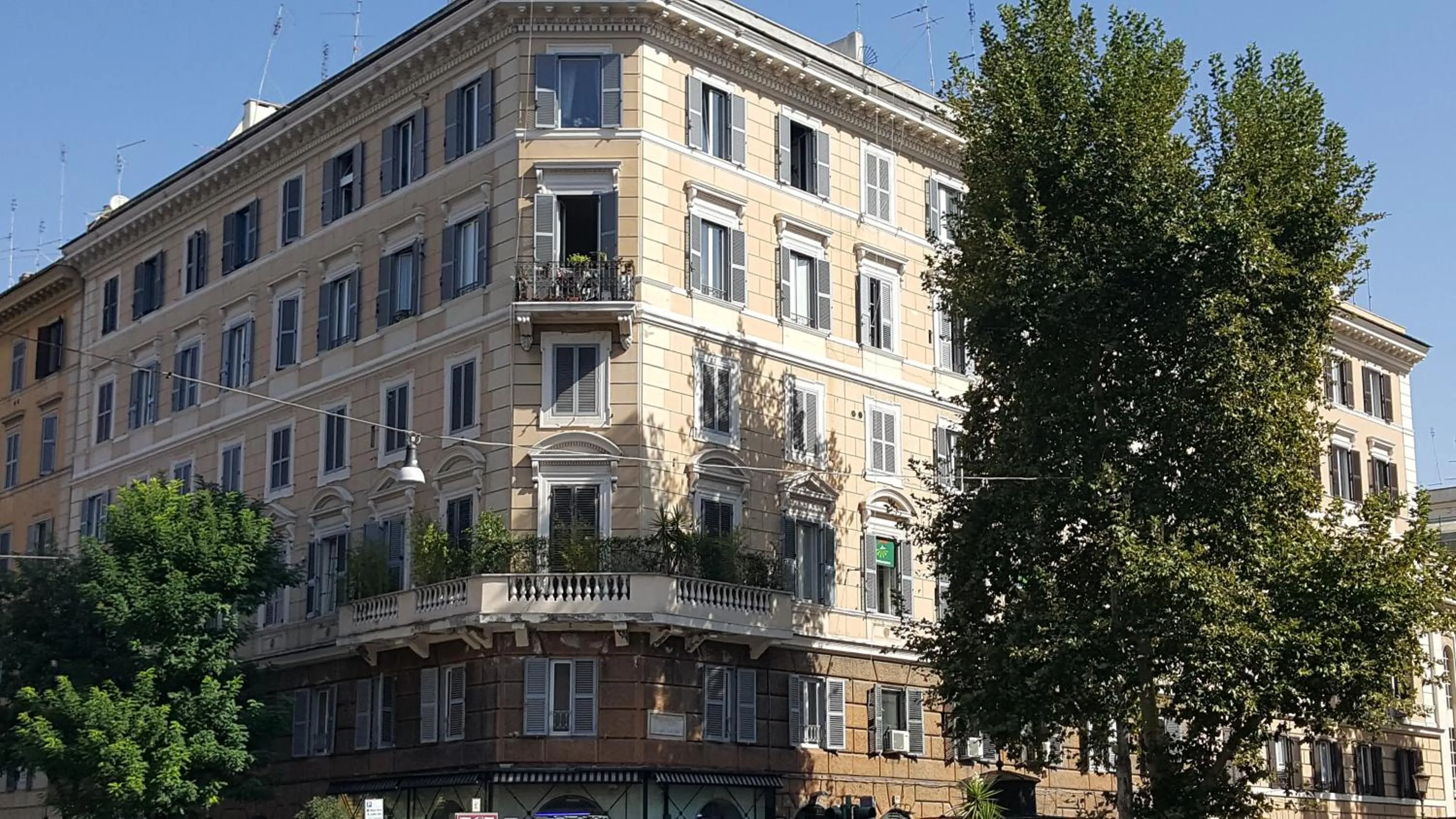 Facade/entrance in Cesar Vatican Rooms