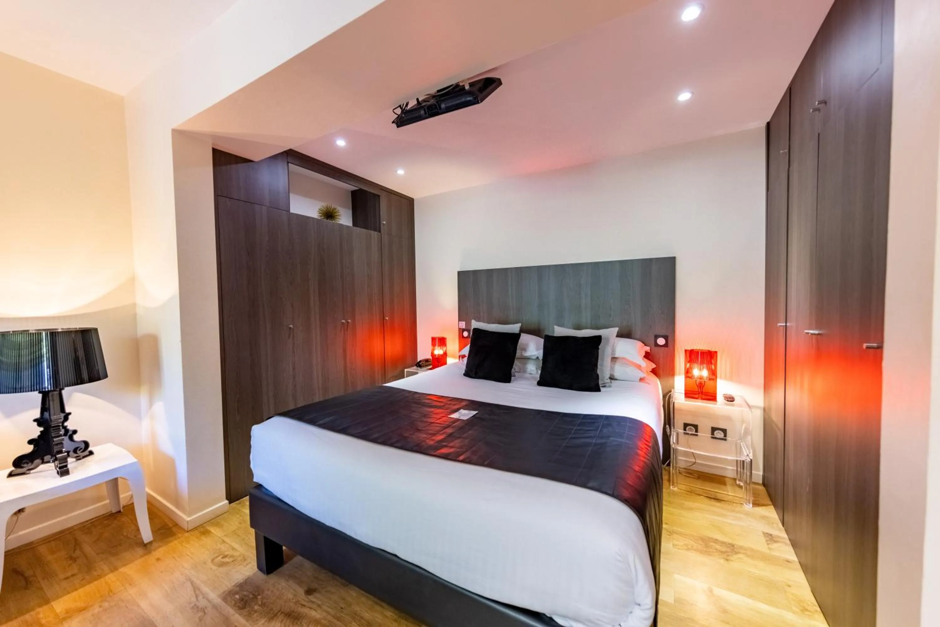 Photo of the whole room, Bed in Le Madeloc Hôtel & Spa