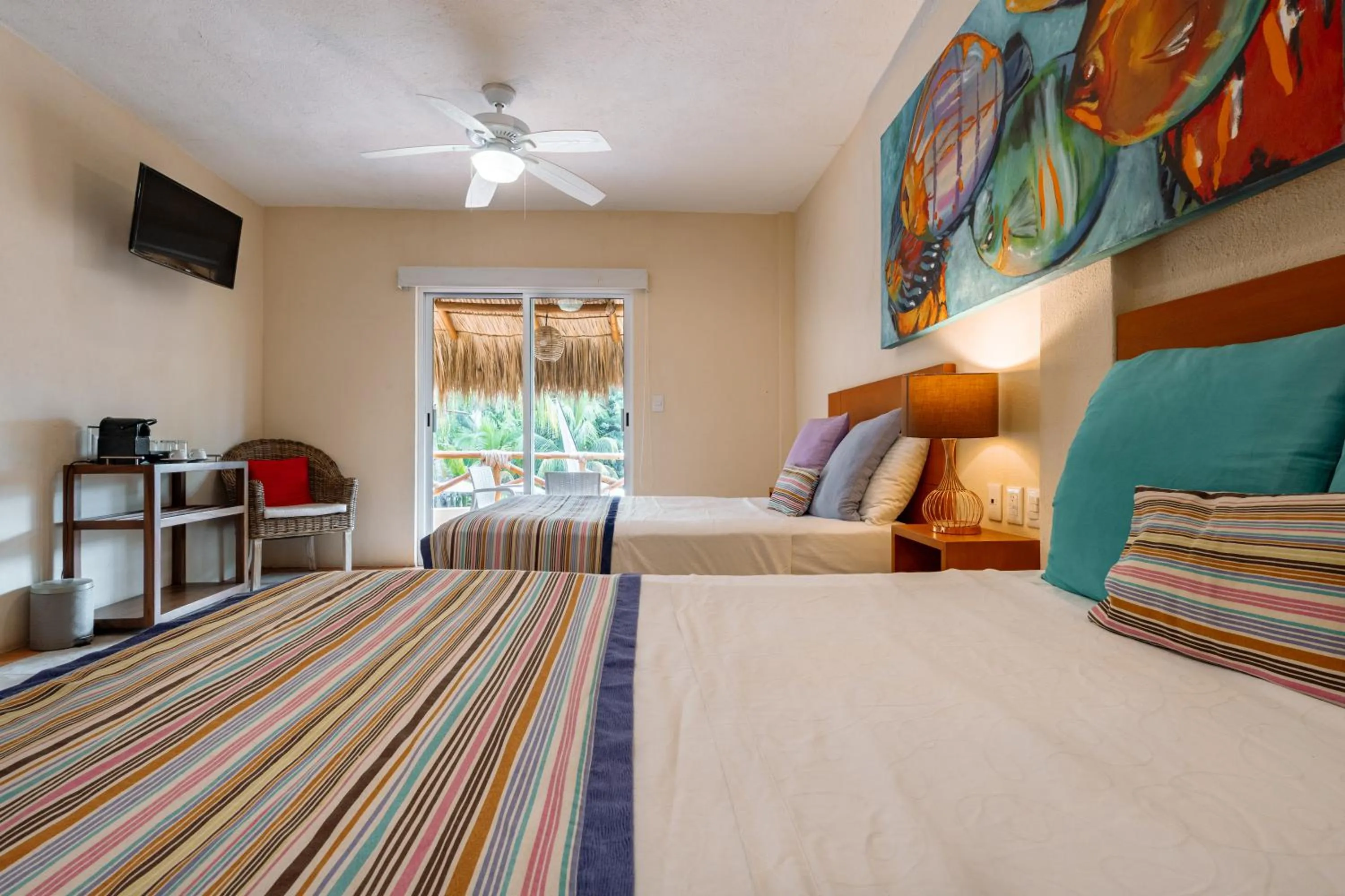 Photo of the whole room, Bed in Rojo Manglar Acapulco