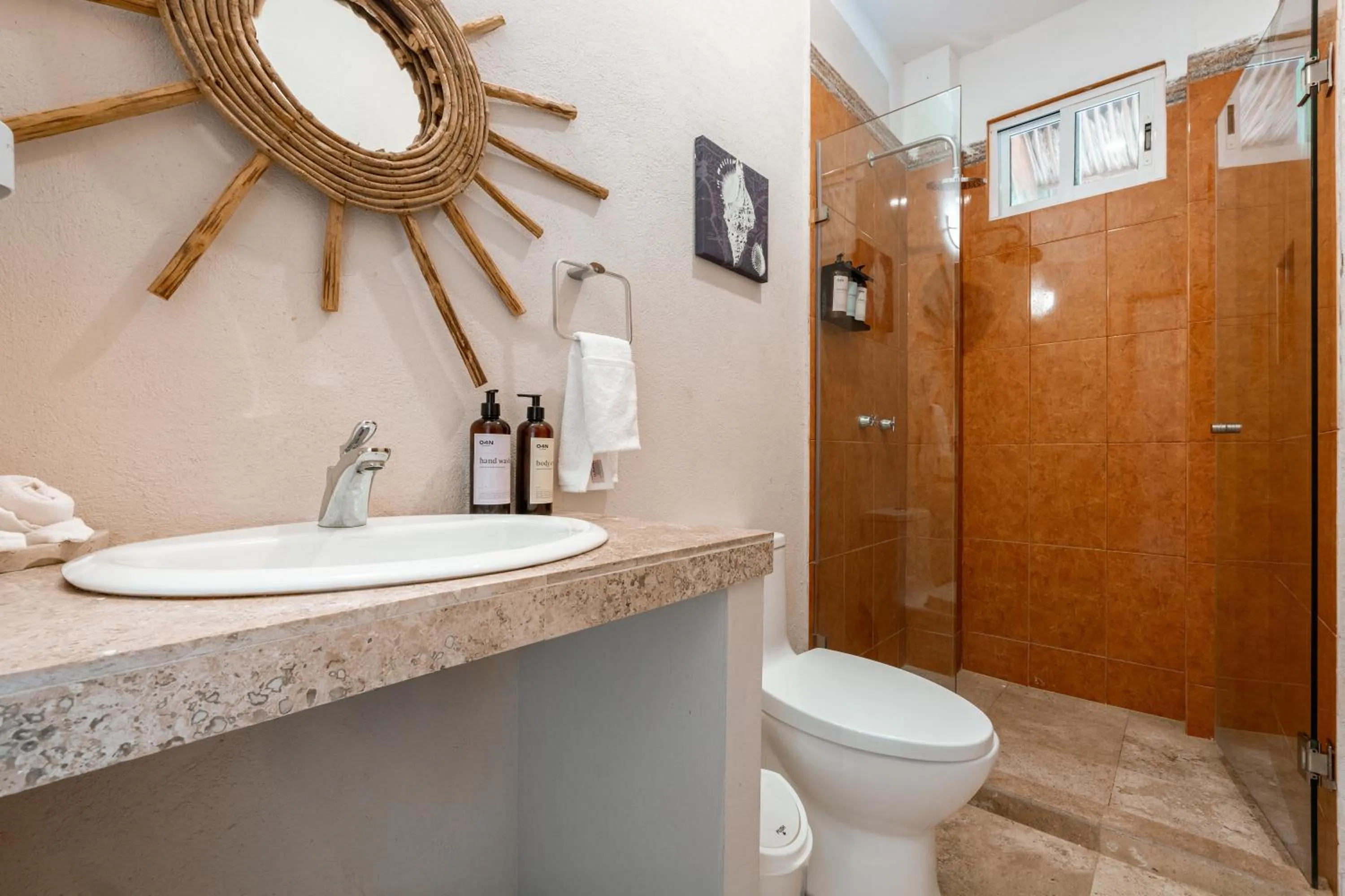 Shower in Rojo Manglar Acapulco