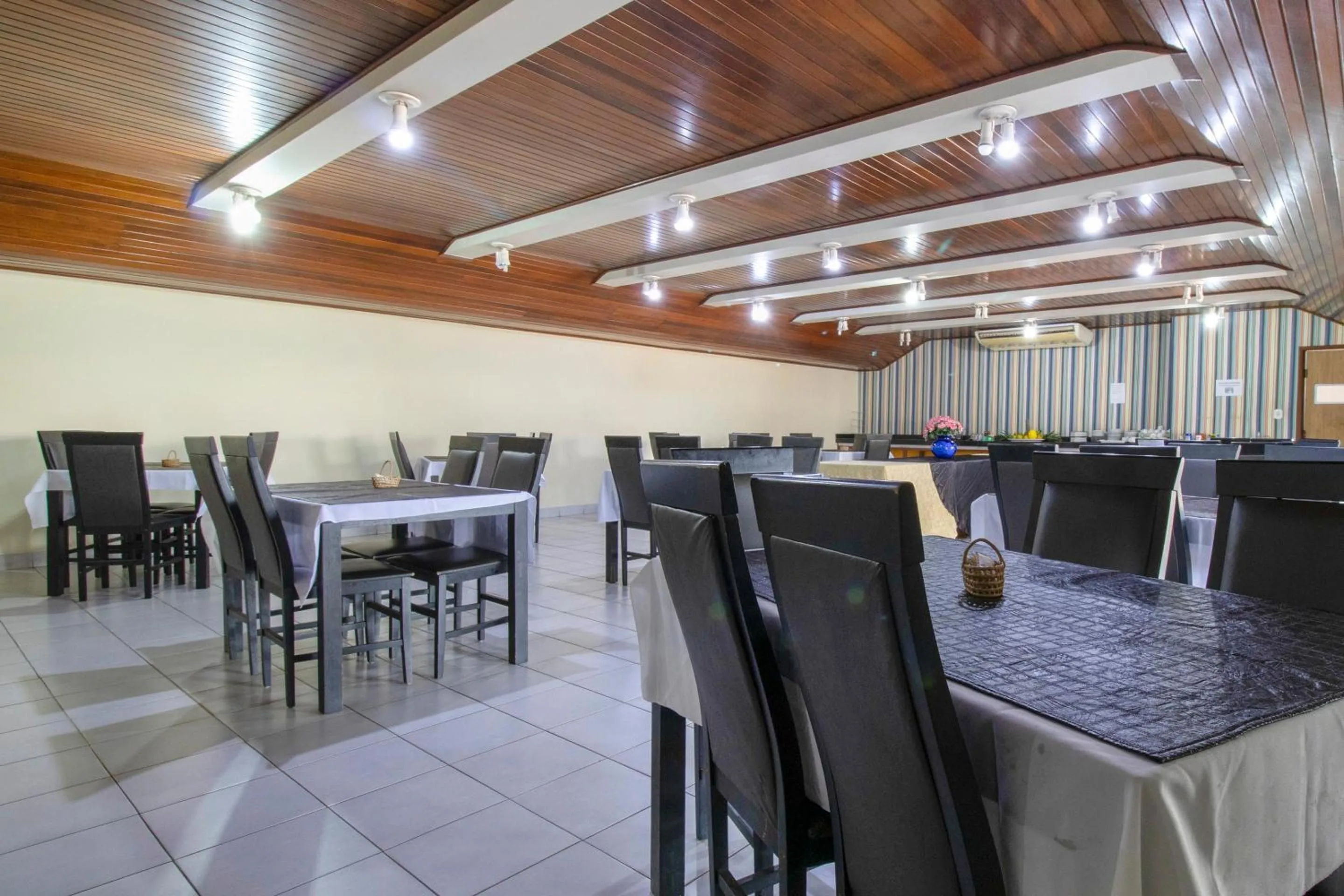 Restaurant/places to eat in OYO New Anápolis Hotel, Imperatriz