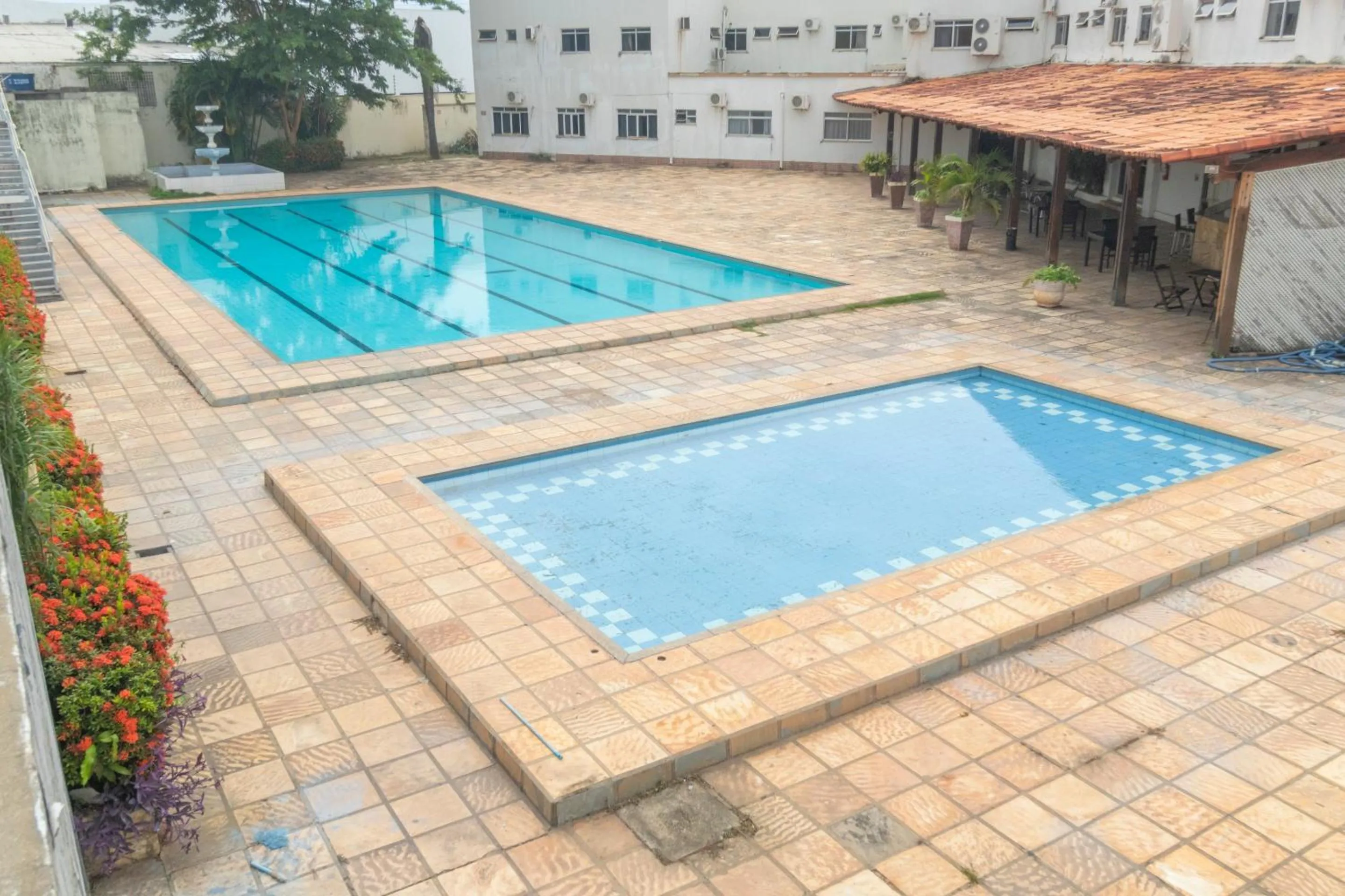 Swimming pool in OYO New Anápolis Hotel, Imperatriz