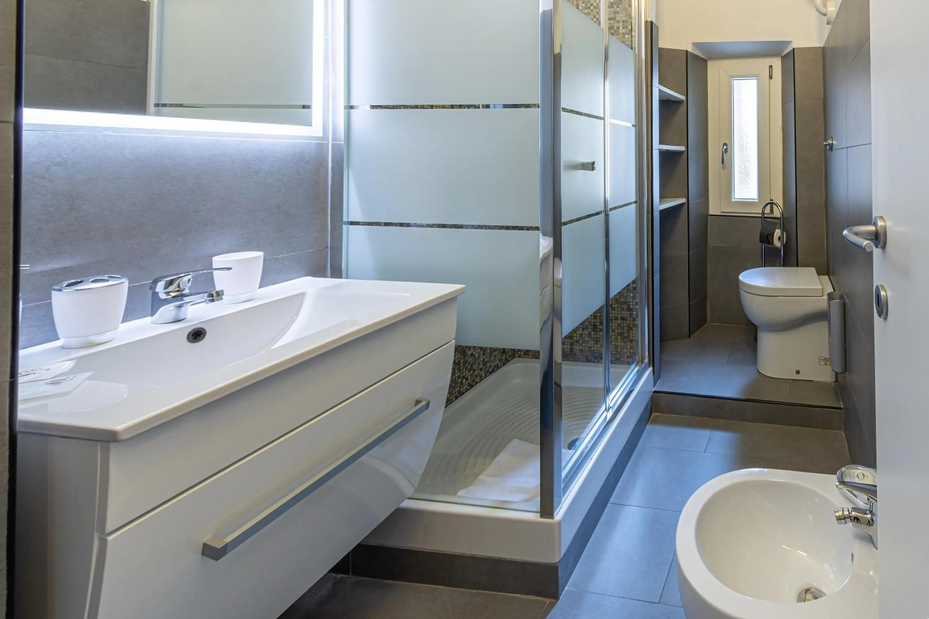 Shower in B&B A Picture of Rome