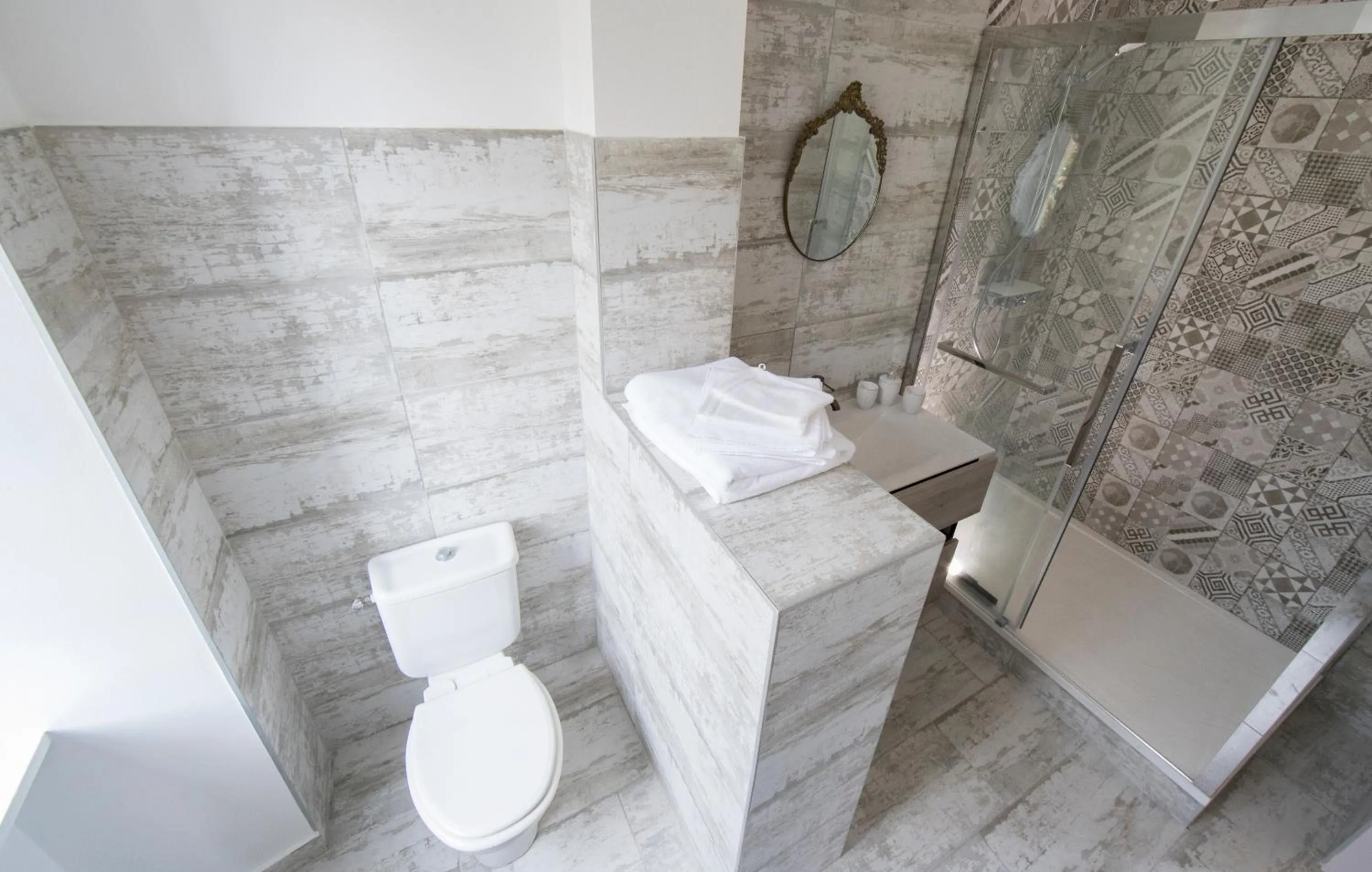 Shower in Manoir de Penn Lann