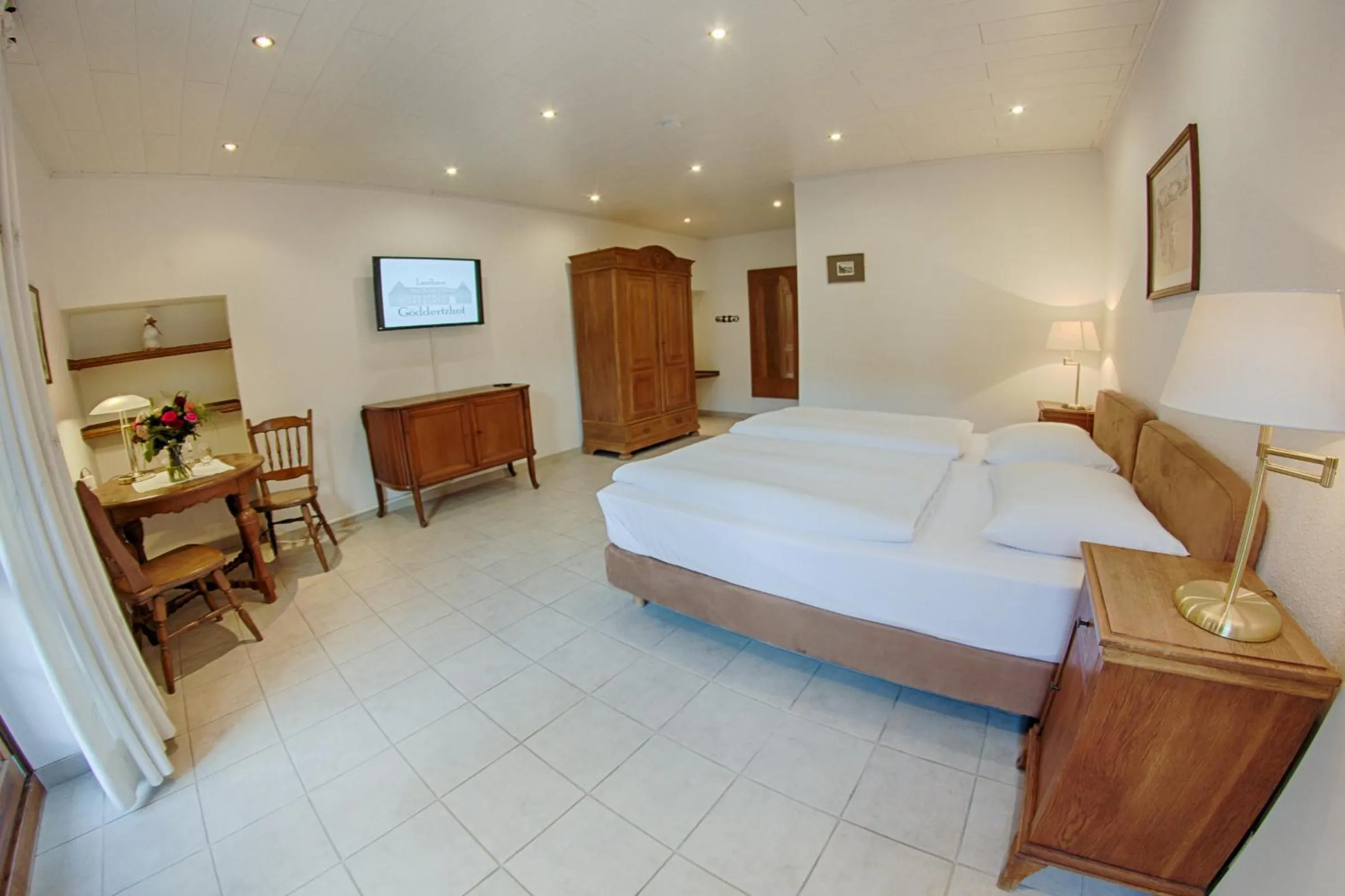 Photo of the whole room, Bed in Landhaus Göddertzhof