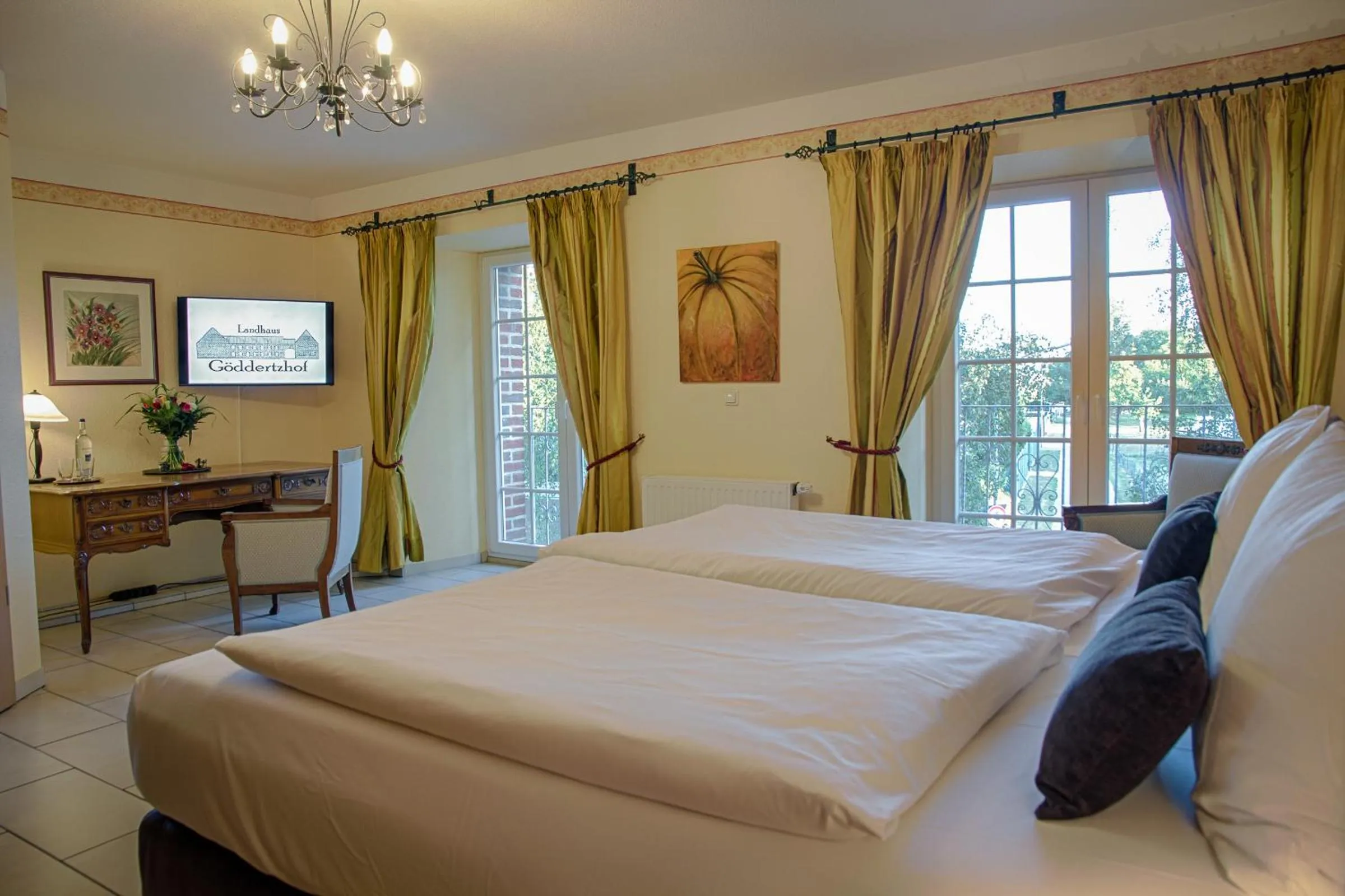 Photo of the whole room, Bed in Landhaus Göddertzhof