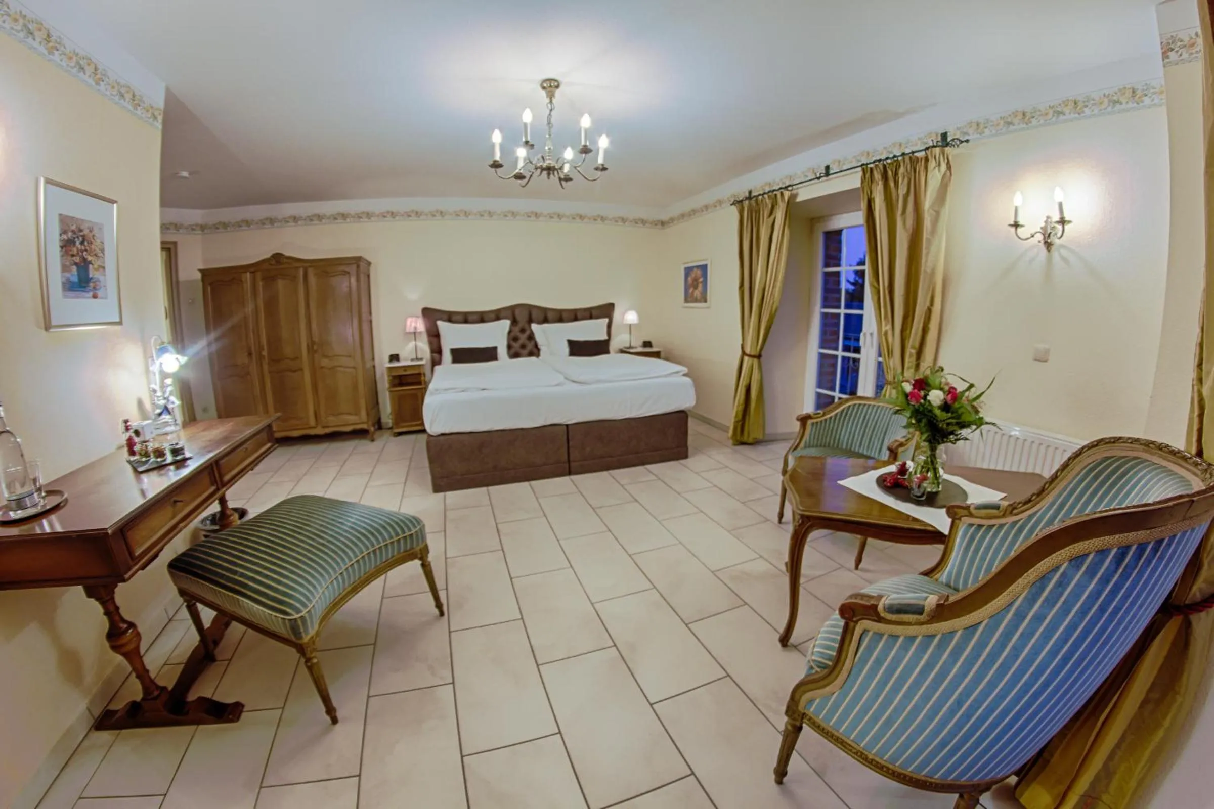 Photo of the whole room, Bed in Landhaus Göddertzhof