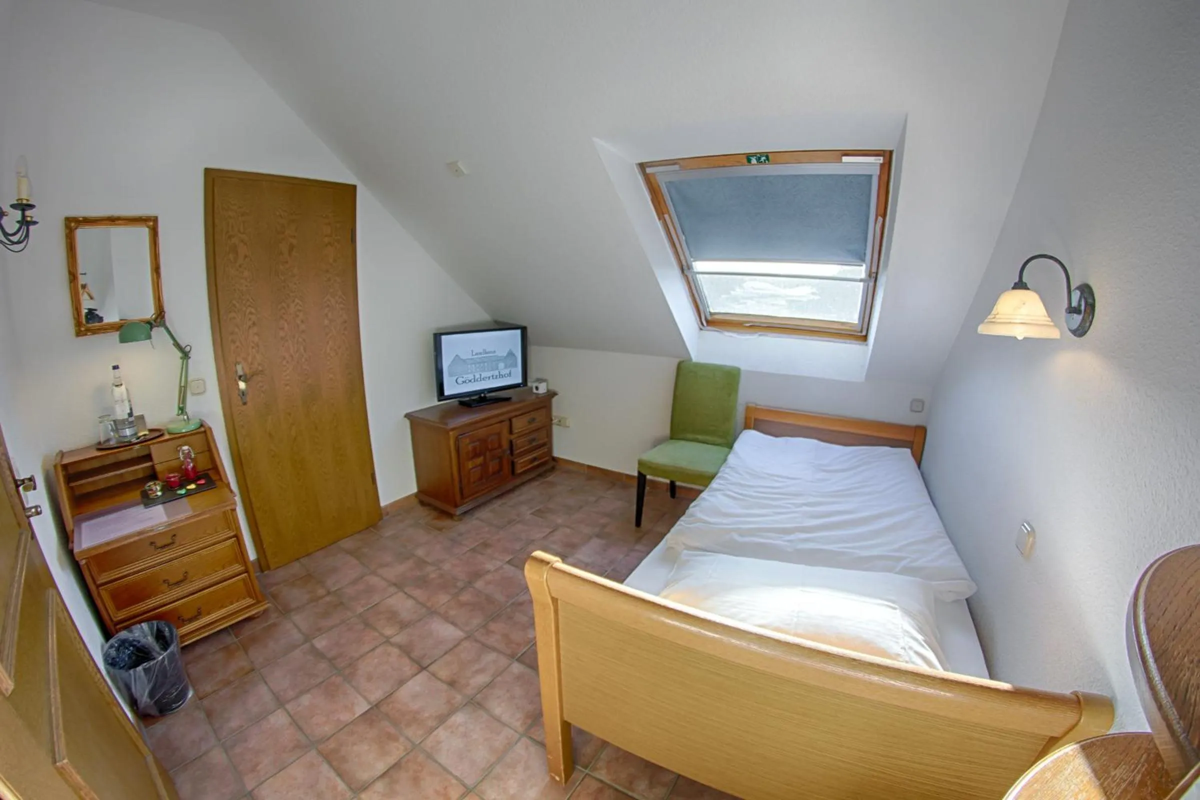 Photo of the whole room, Bed in Landhaus Göddertzhof