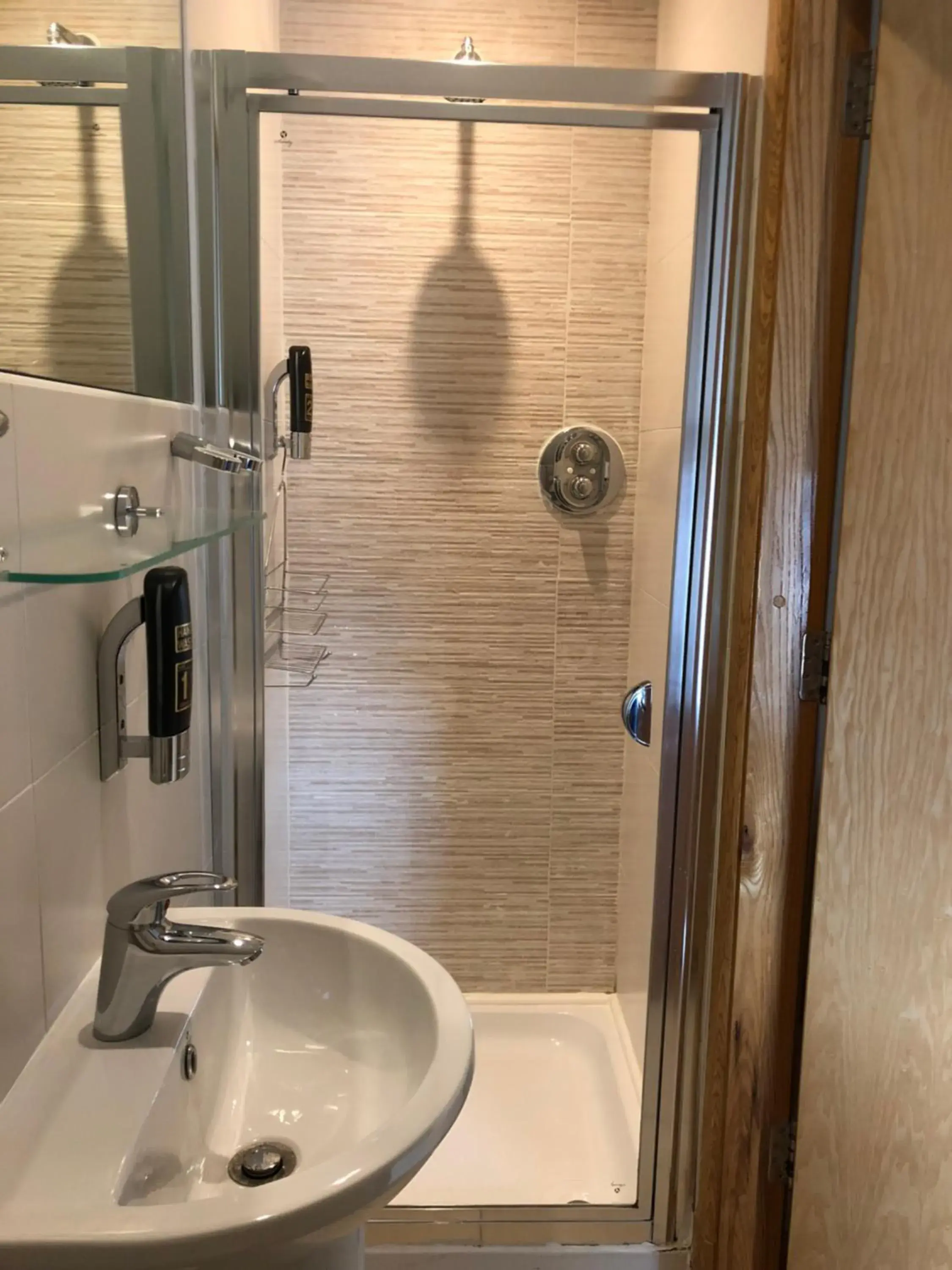 Classic Single Room in The Eyre Square Townhouse Classic Single Room in The Eyre Square Townhouse