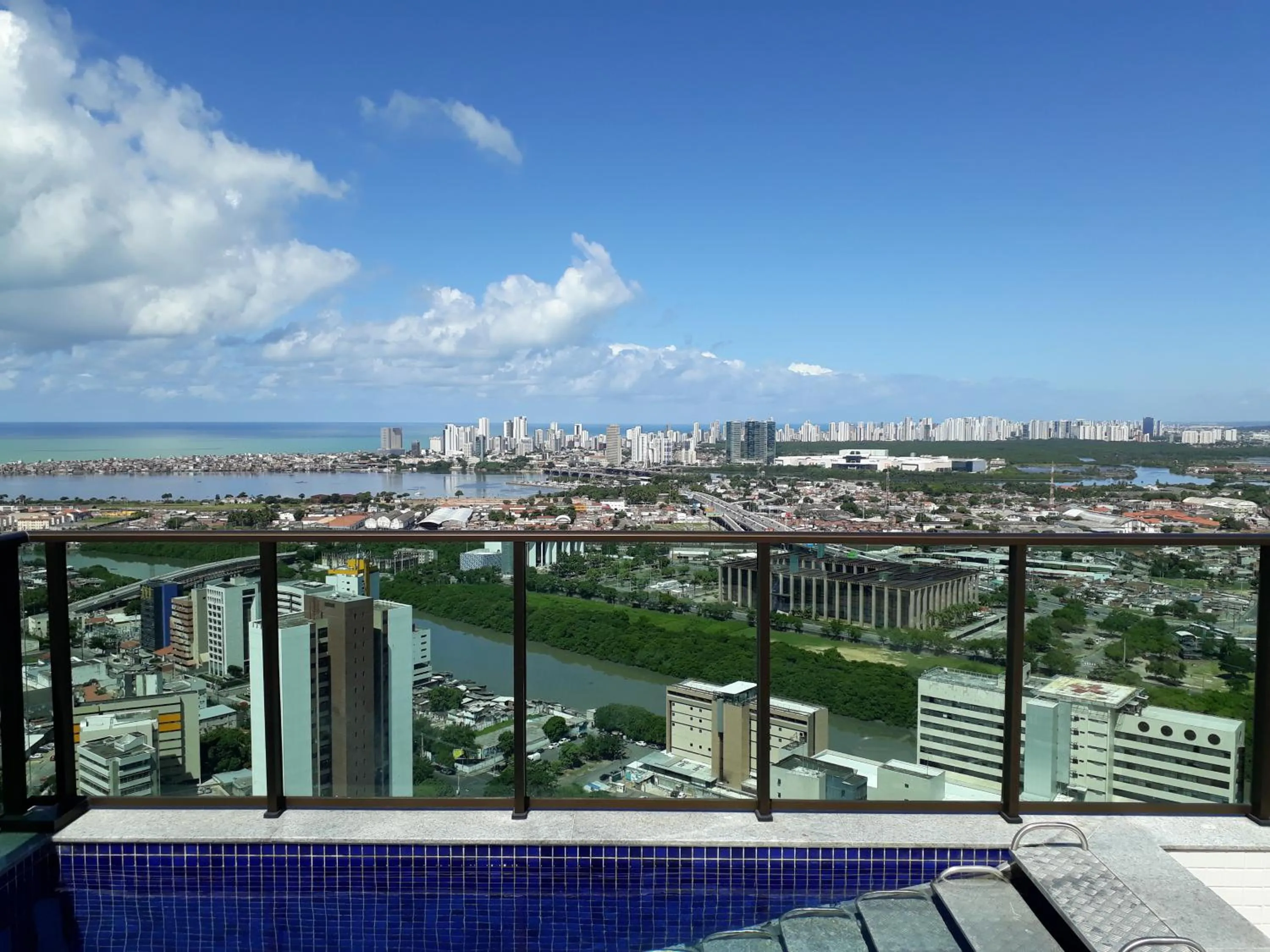 City view in Beach Class Ilha do Leite