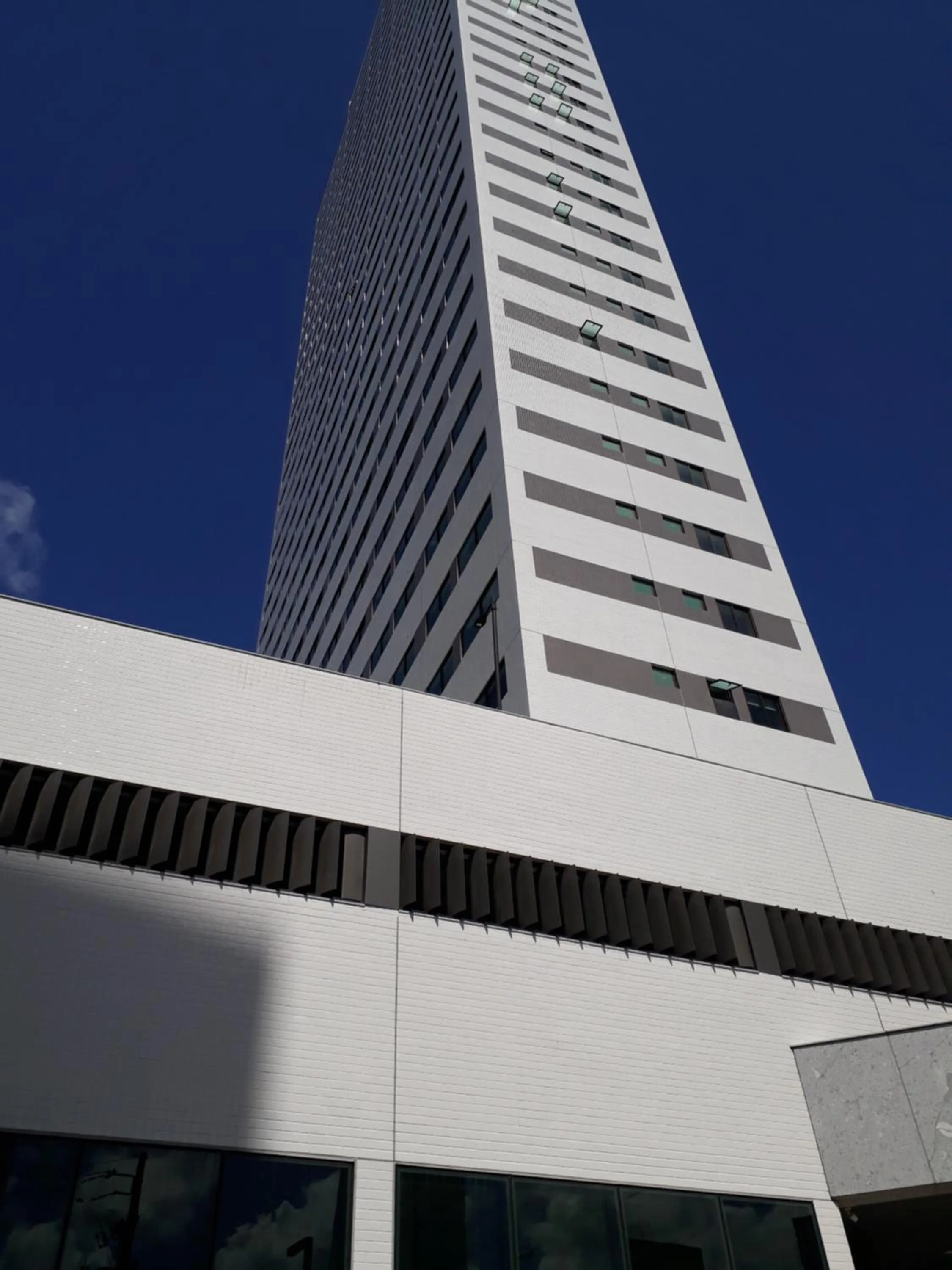 Property building in Beach Class Ilha do Leite