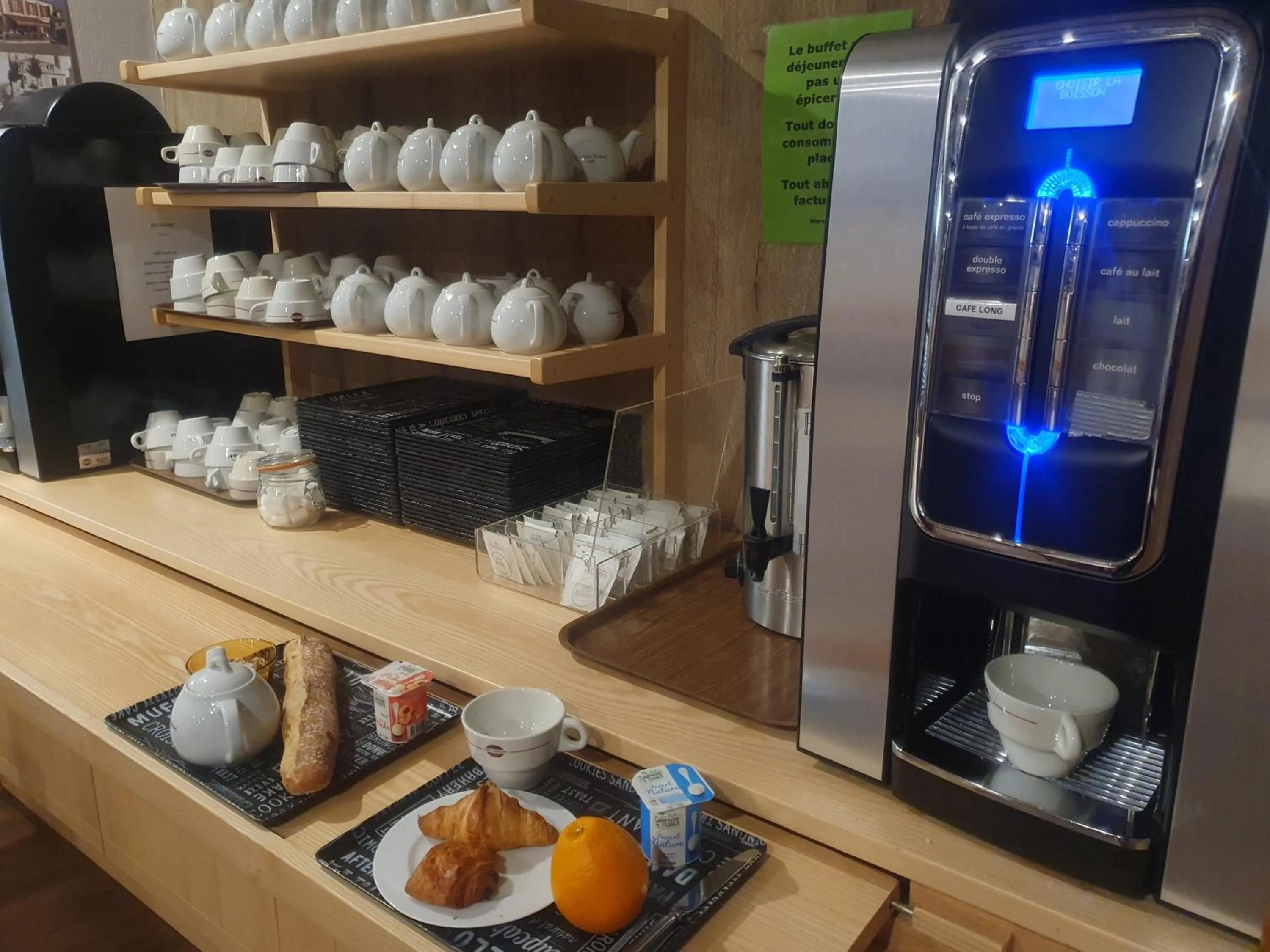 Breakfast in Logis Hôtel-restaurant Les Coudercous