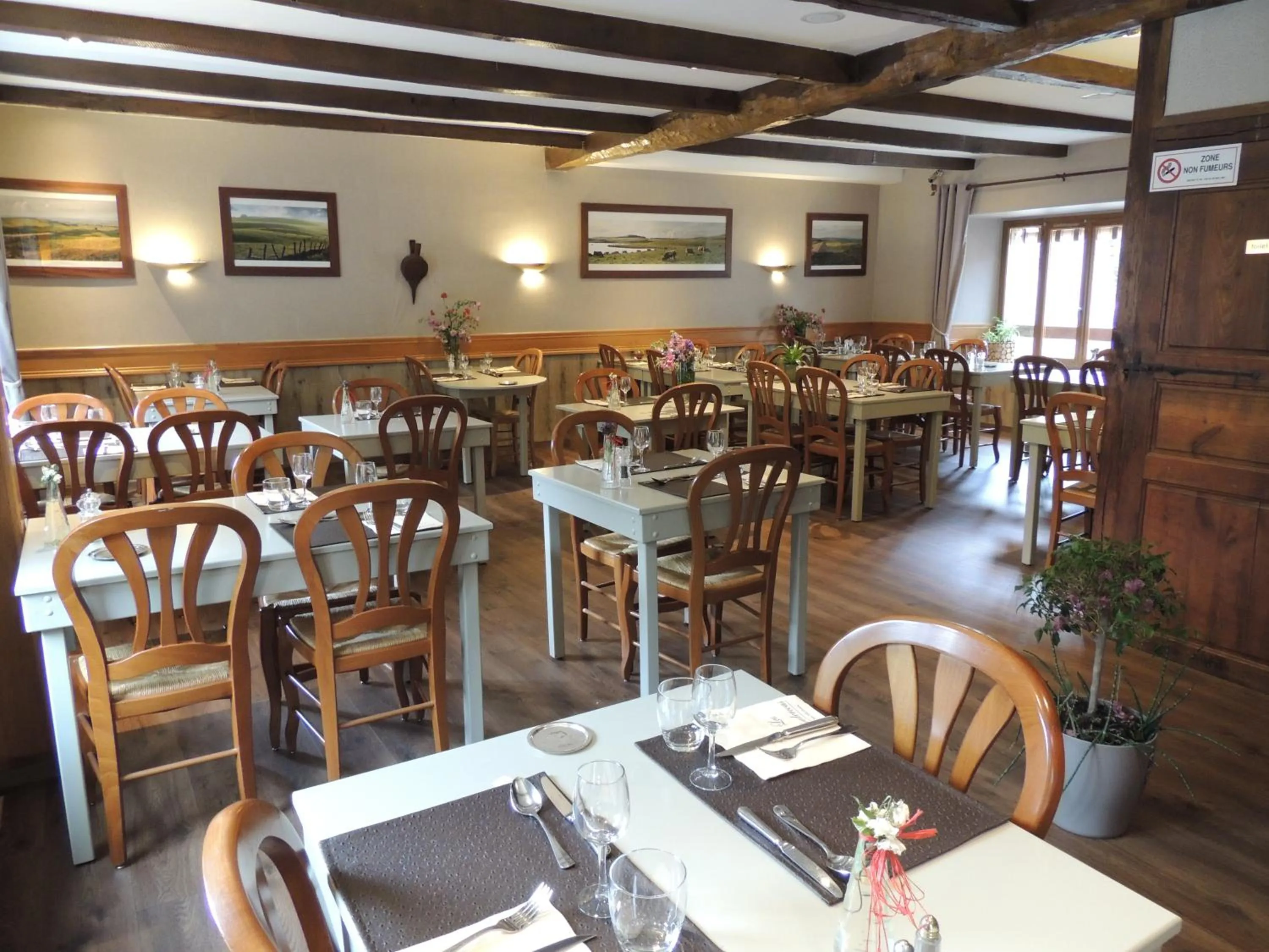 Restaurant/places to eat in Logis Hôtel-restaurant Les Coudercous