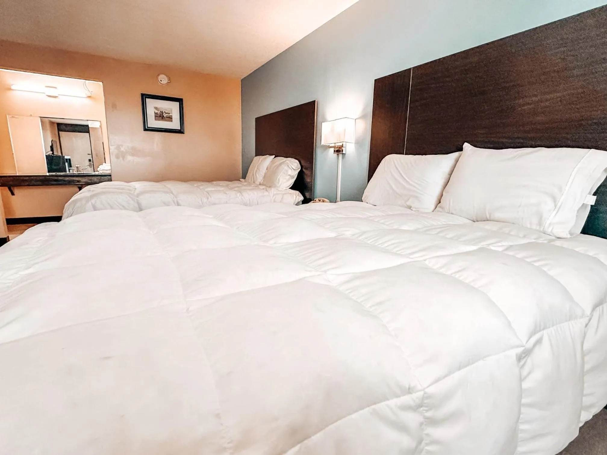 Bedroom, Bed in Laker Inn