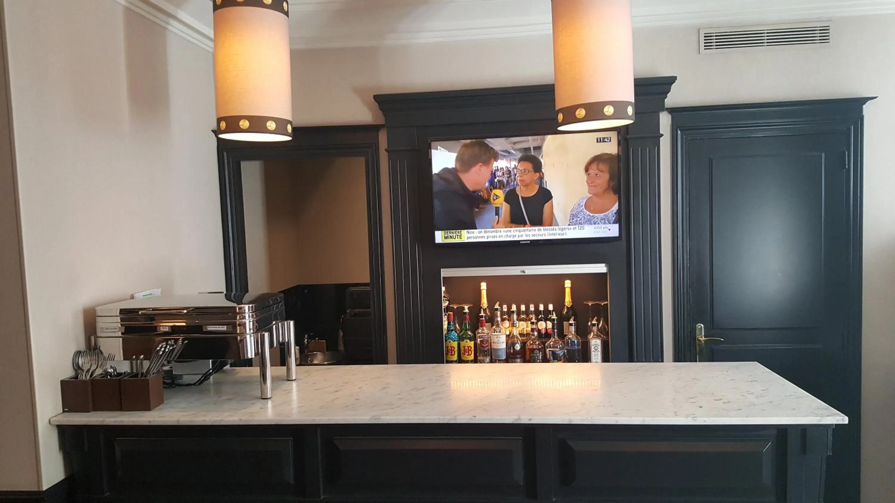 Lounge or bar in Hotel Saint Cyr Etoile