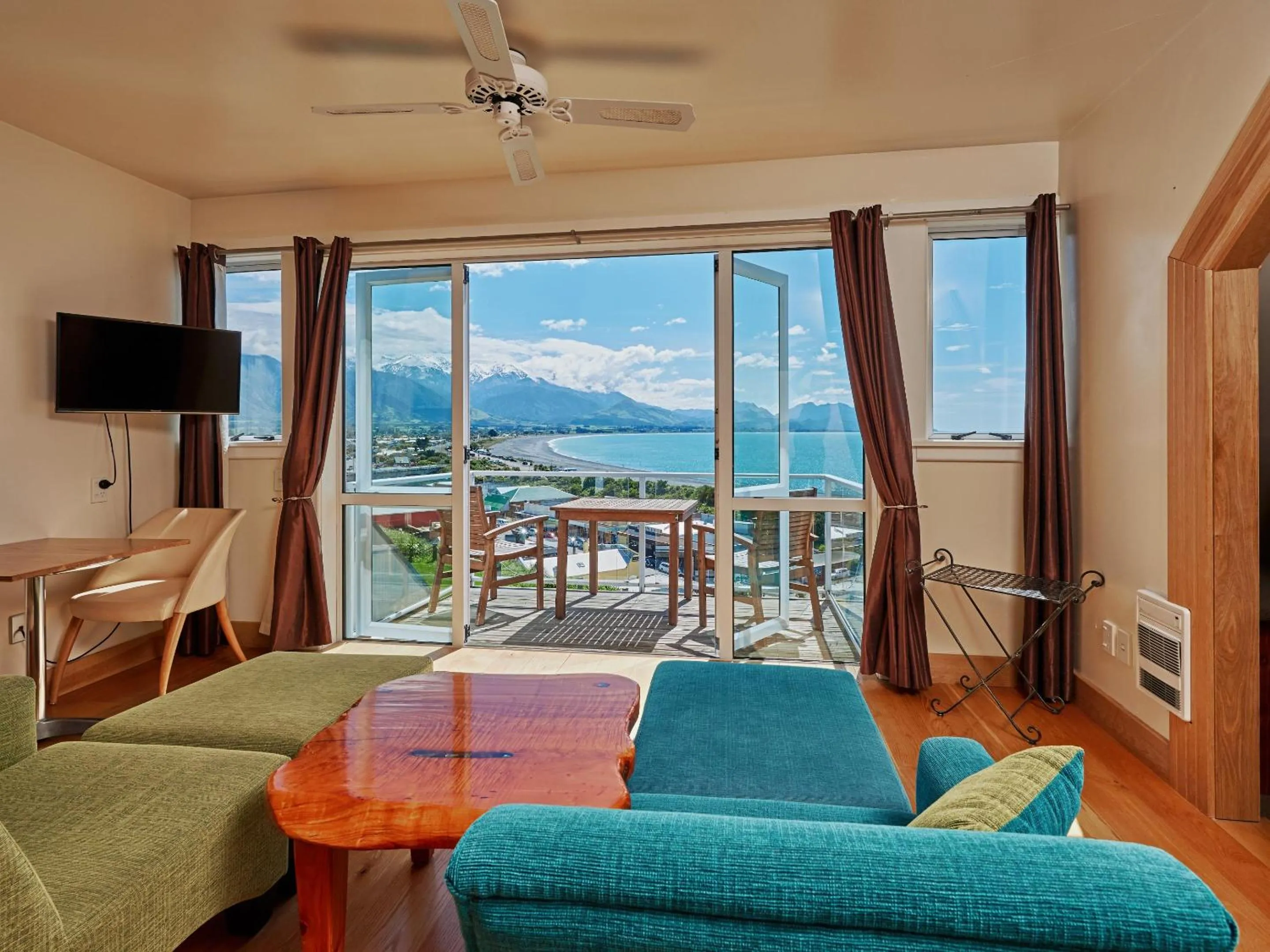 Living room in Lemon Tree Lodge