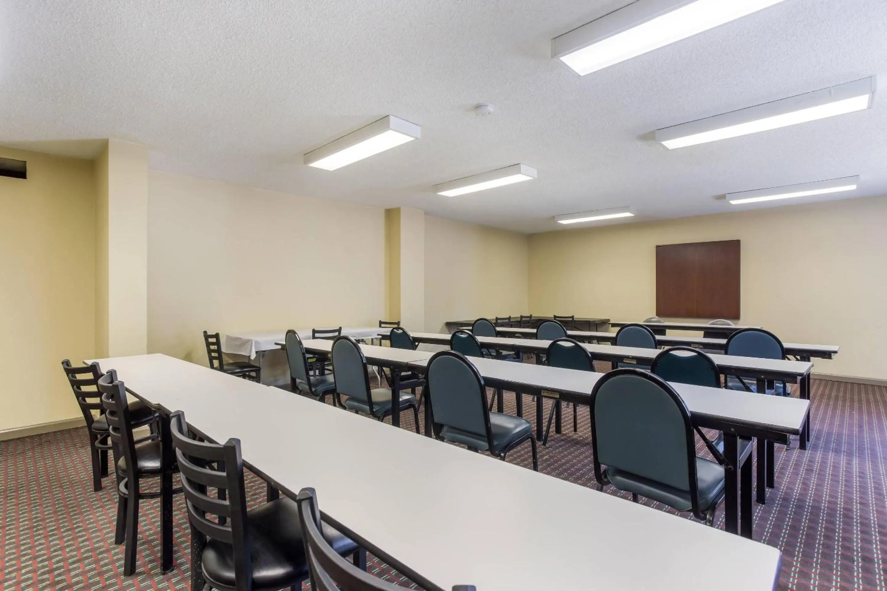 Meeting/conference room in Econo Lodge Gallatin - Metro Nashville