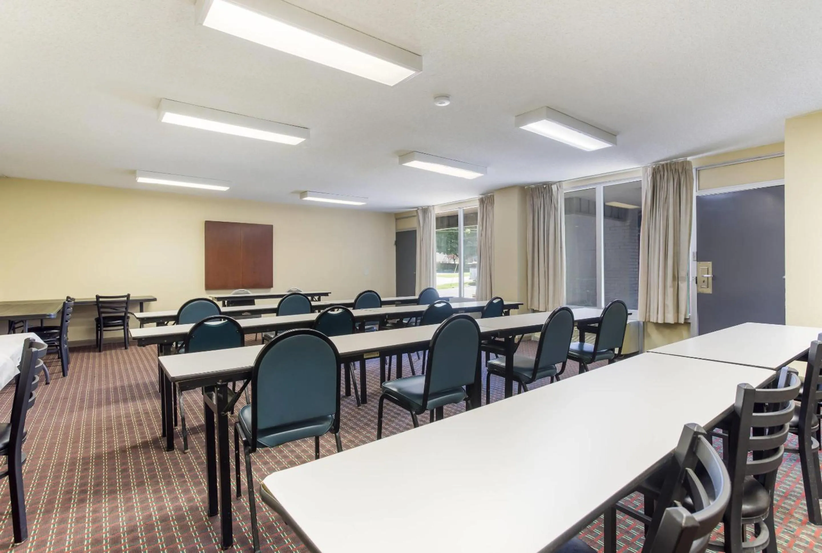 Meeting/conference room in Econo Lodge Gallatin - Metro Nashville