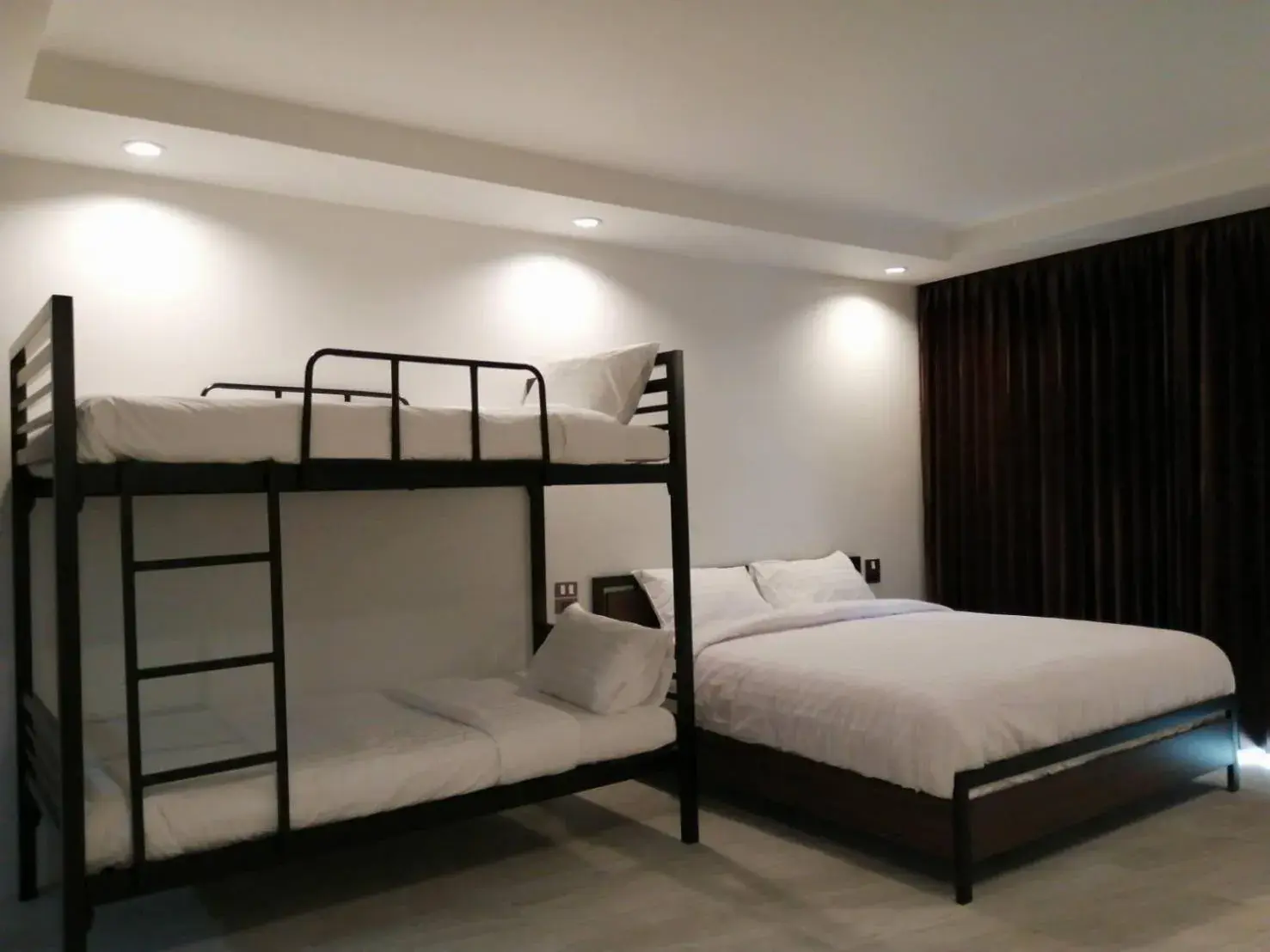 Deluxe Family Suite in Richmond Nan Hotel Deluxe Family Suite in Richmond Nan Hotel