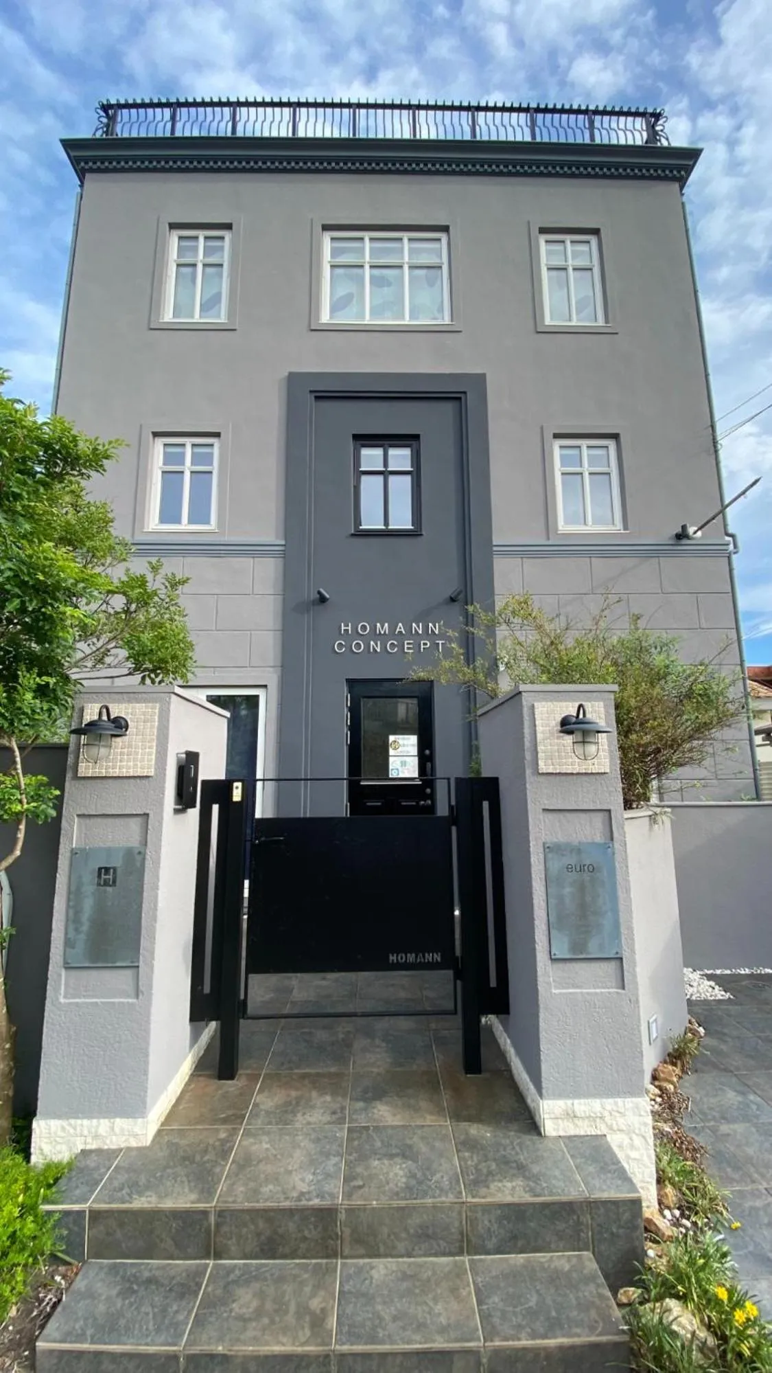 Property building in Tabinoteitaku Kamakura Yuigahama -Homann Concept-