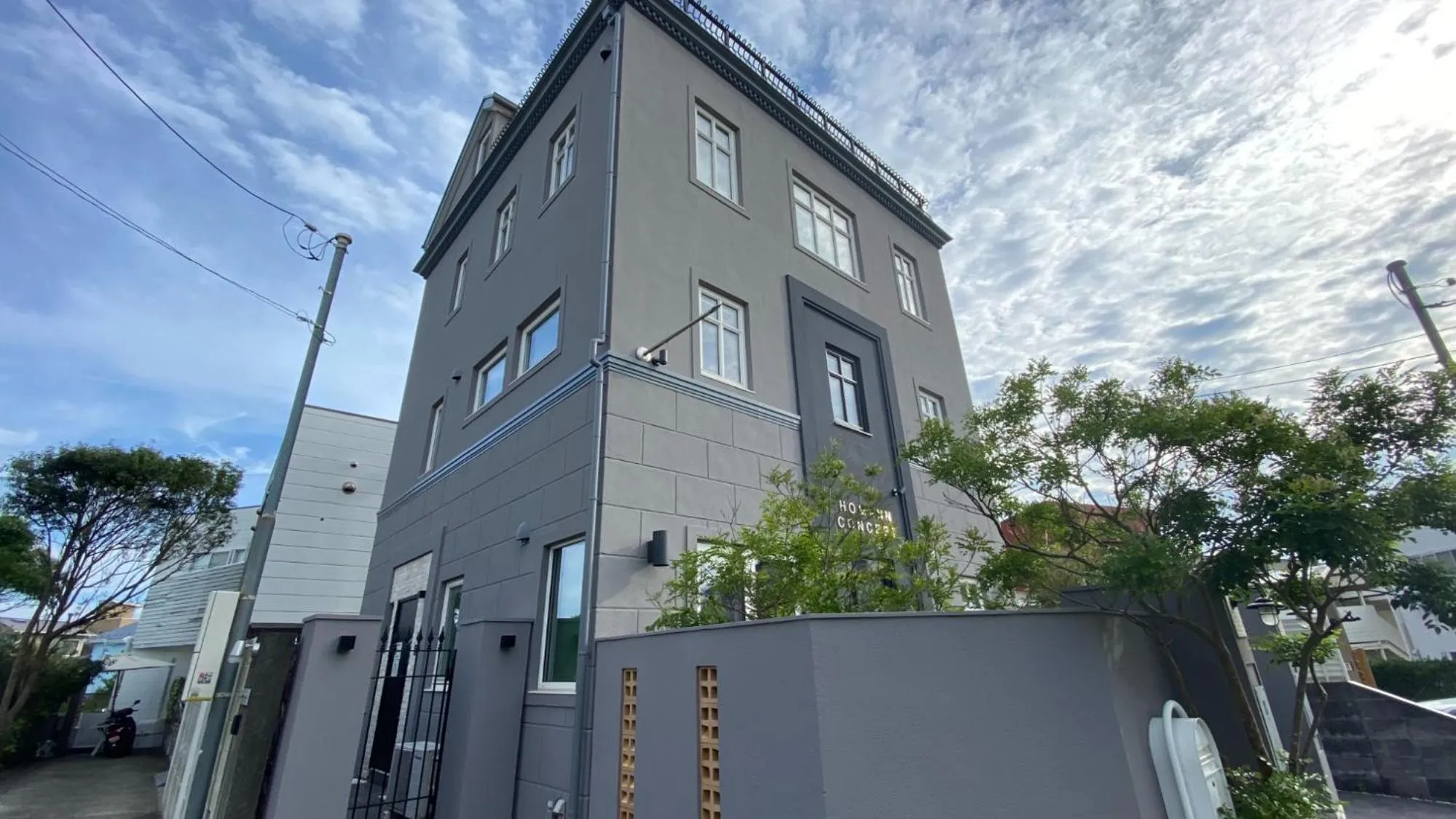 Property building in Tabinoteitaku Kamakura Yuigahama -Homann Concept-