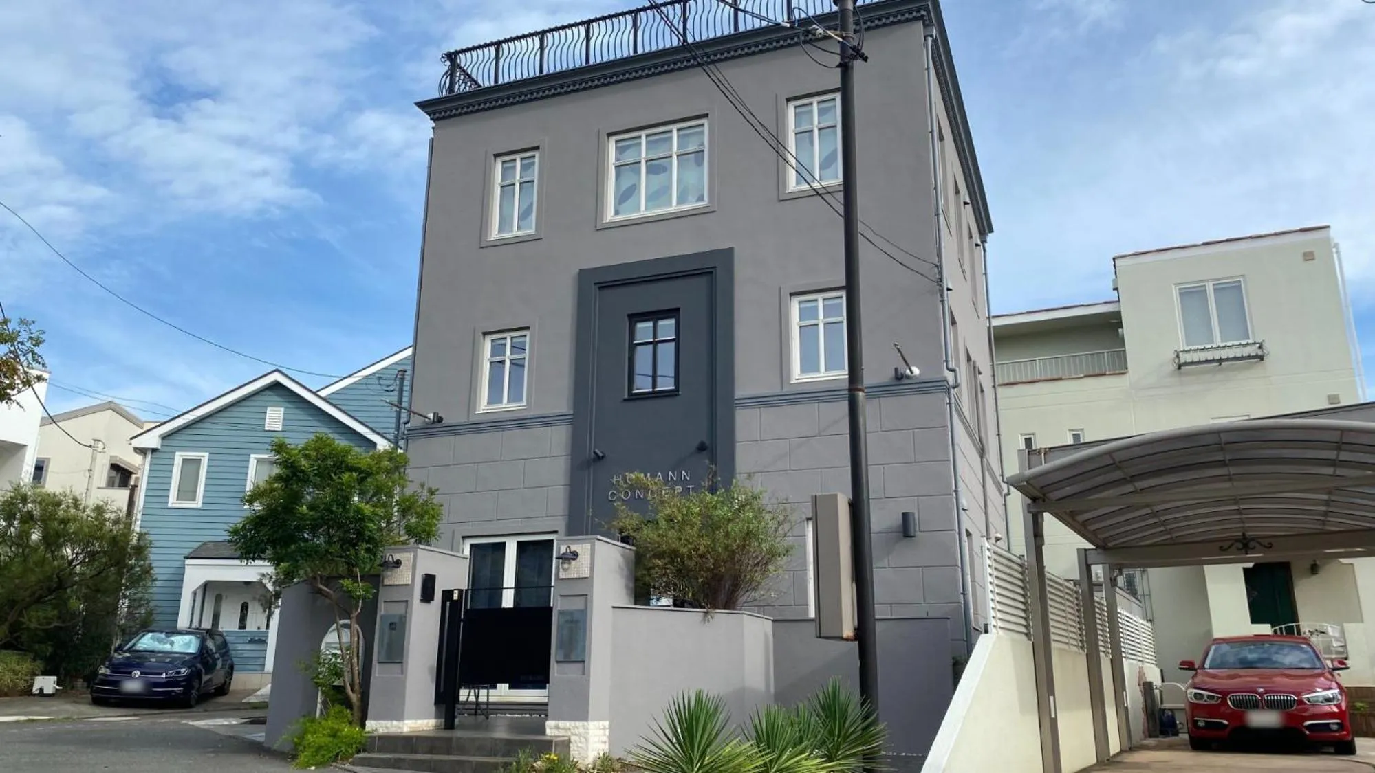 Property building in Tabinoteitaku Kamakura Yuigahama -Homann Concept-