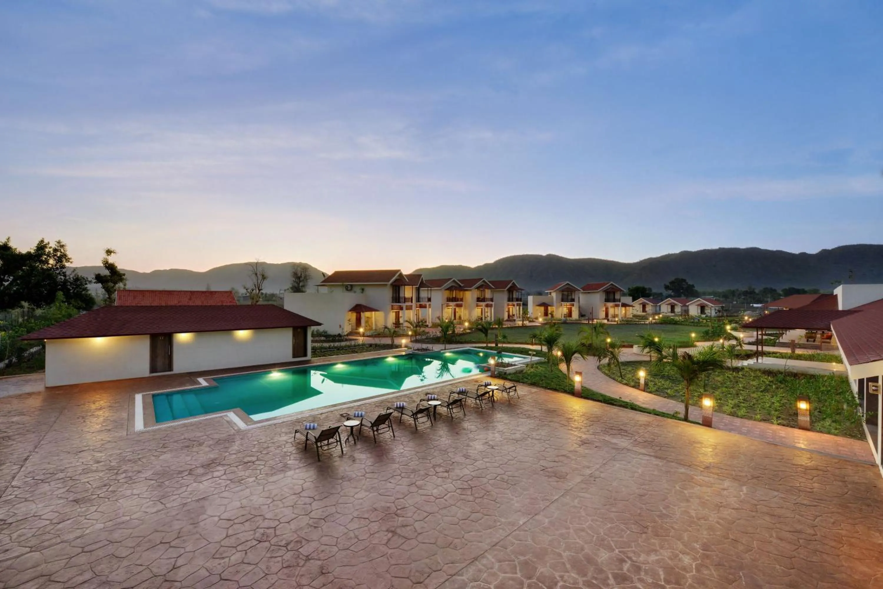 Sunset in The Fern Sattva Resort - Polo Forest