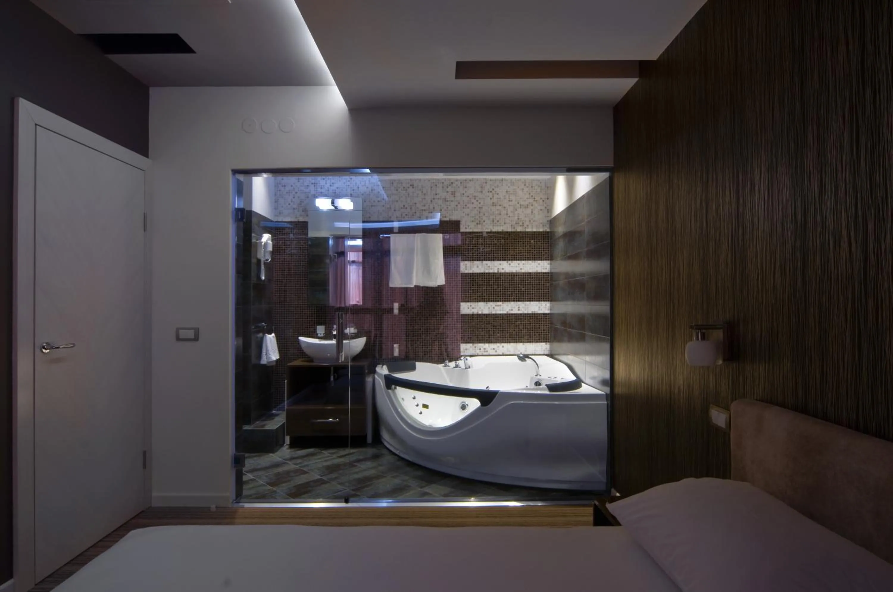 Bathroom, Bed in Hotel Ženeva Lux