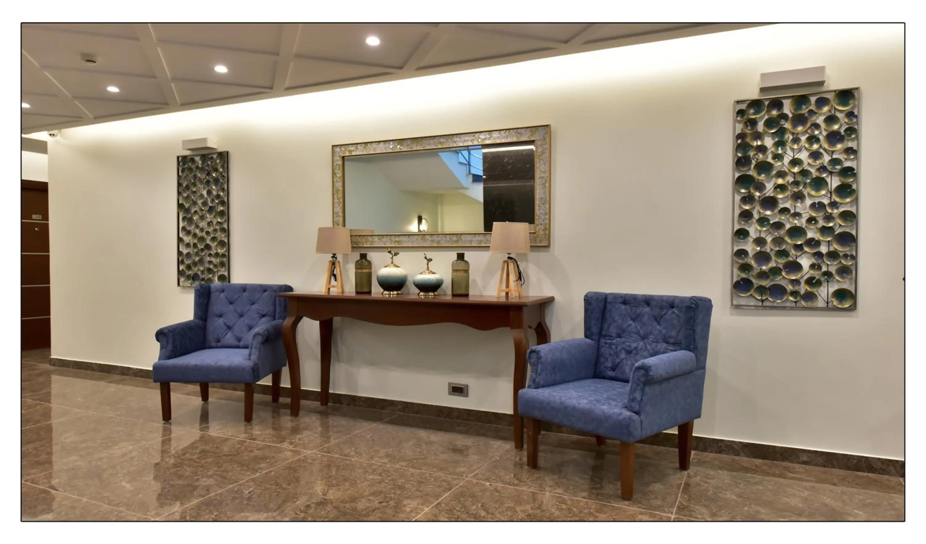 Seating area in Royal Lotus View Resotel