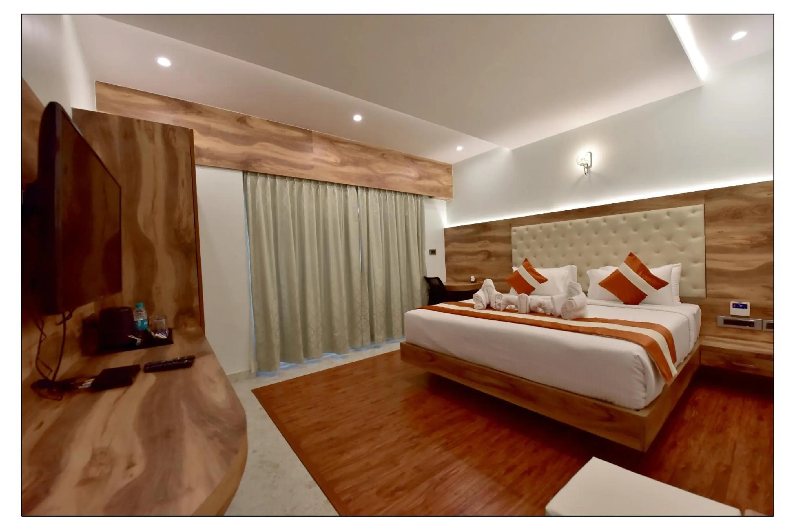 Bedroom, Bed in Royal Lotus View Resotel