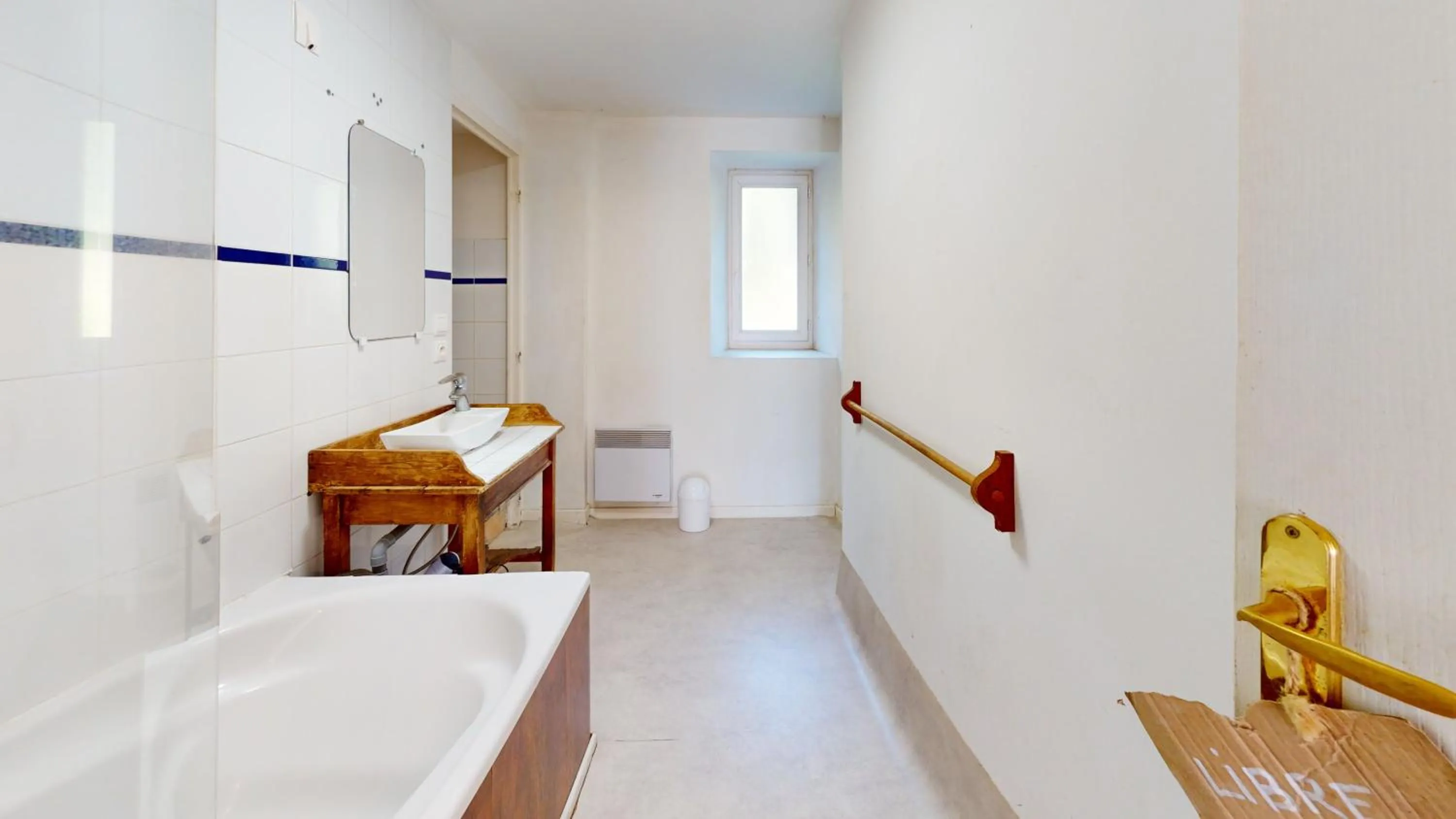 Bathroom in MOULIN DE LACHAUD - HOTEL et GITES