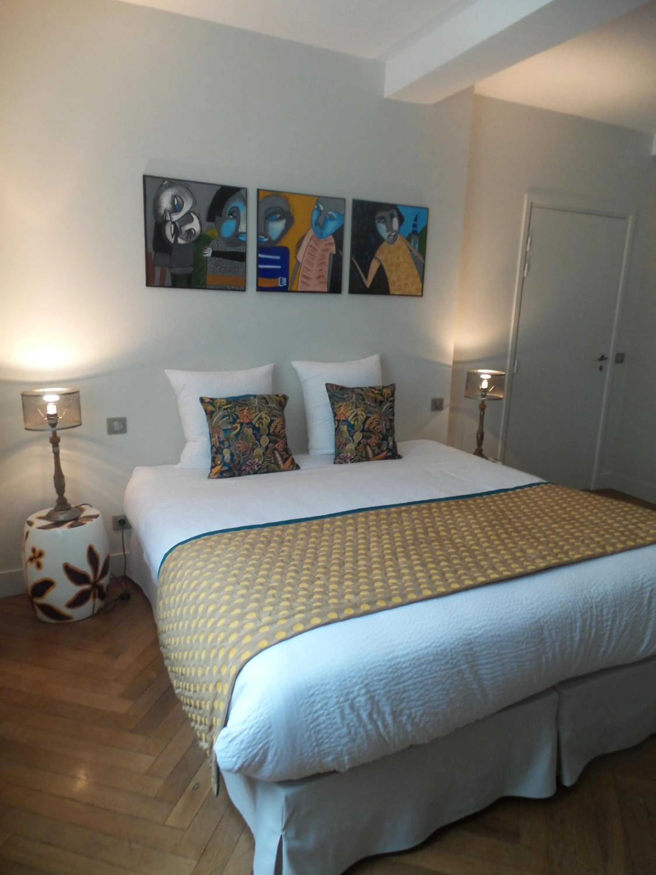 Bedroom, Bed in LA COUR CARREE - chambres d'hôtes