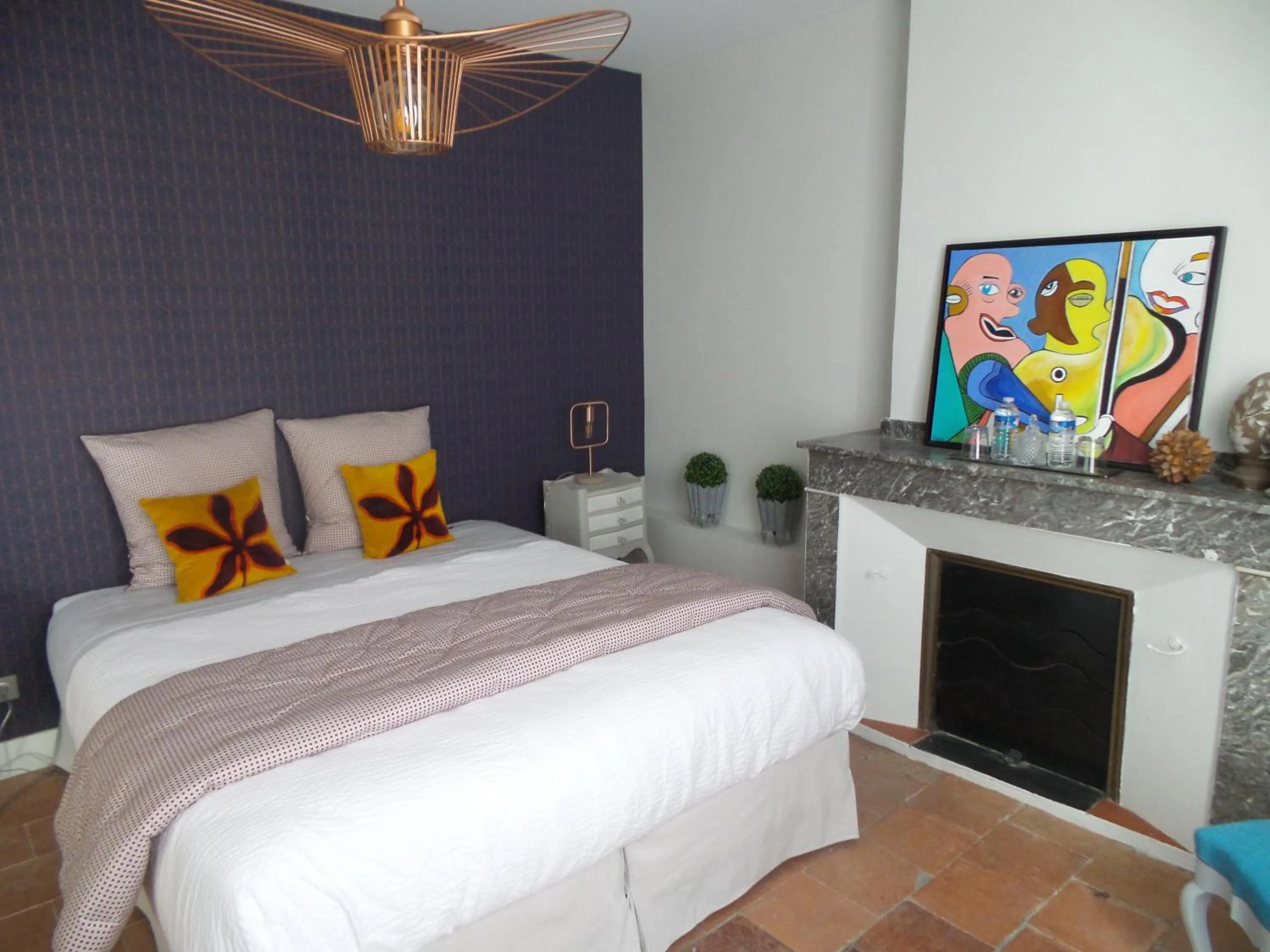 Bedroom, Bed in LA COUR CARREE - chambres d'hôtes