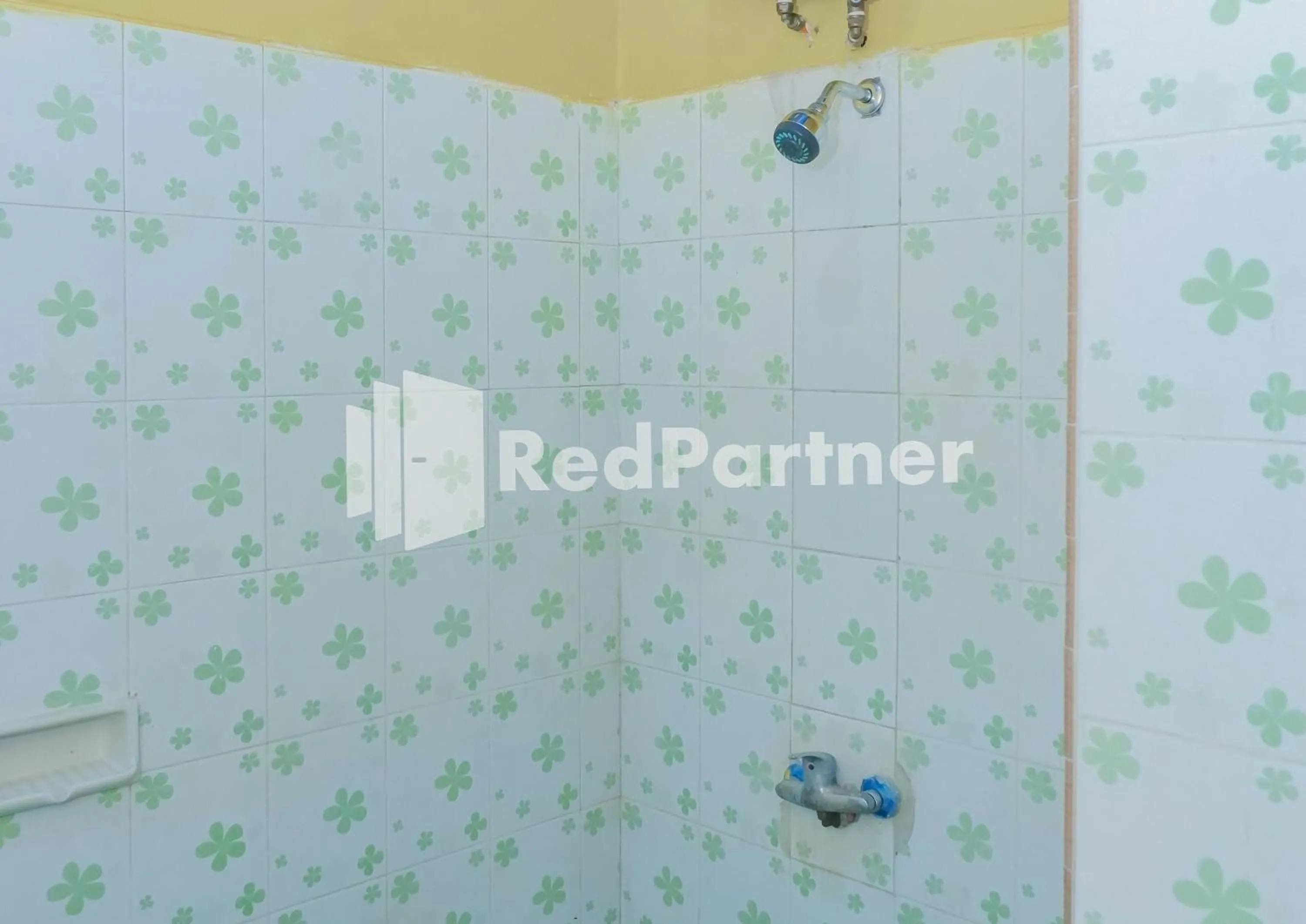 Bathroom in MS Hotel Pangandaran Mitra RedDoorz