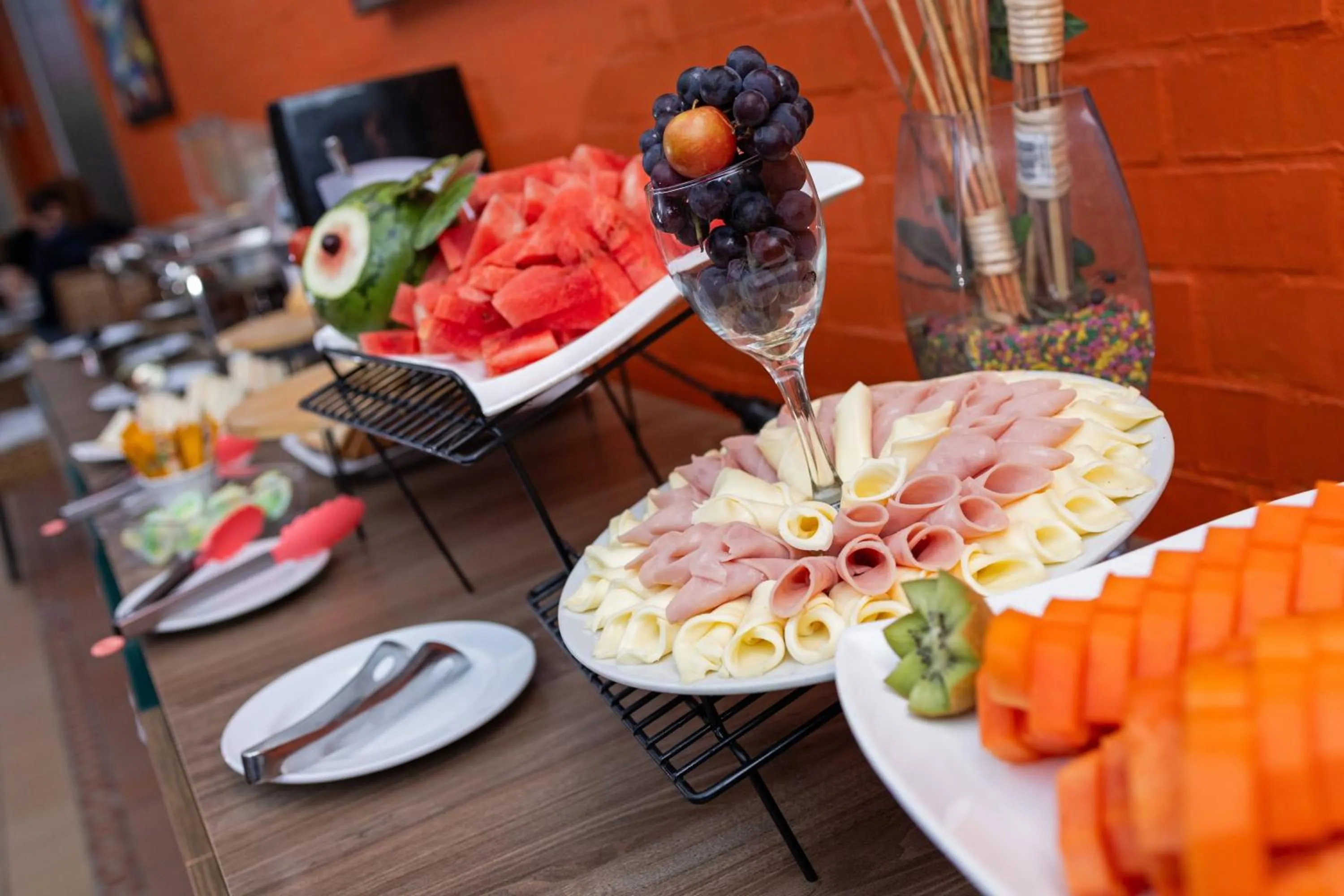 Buffet breakfast in Hotel Apartamentos Regency La Feria