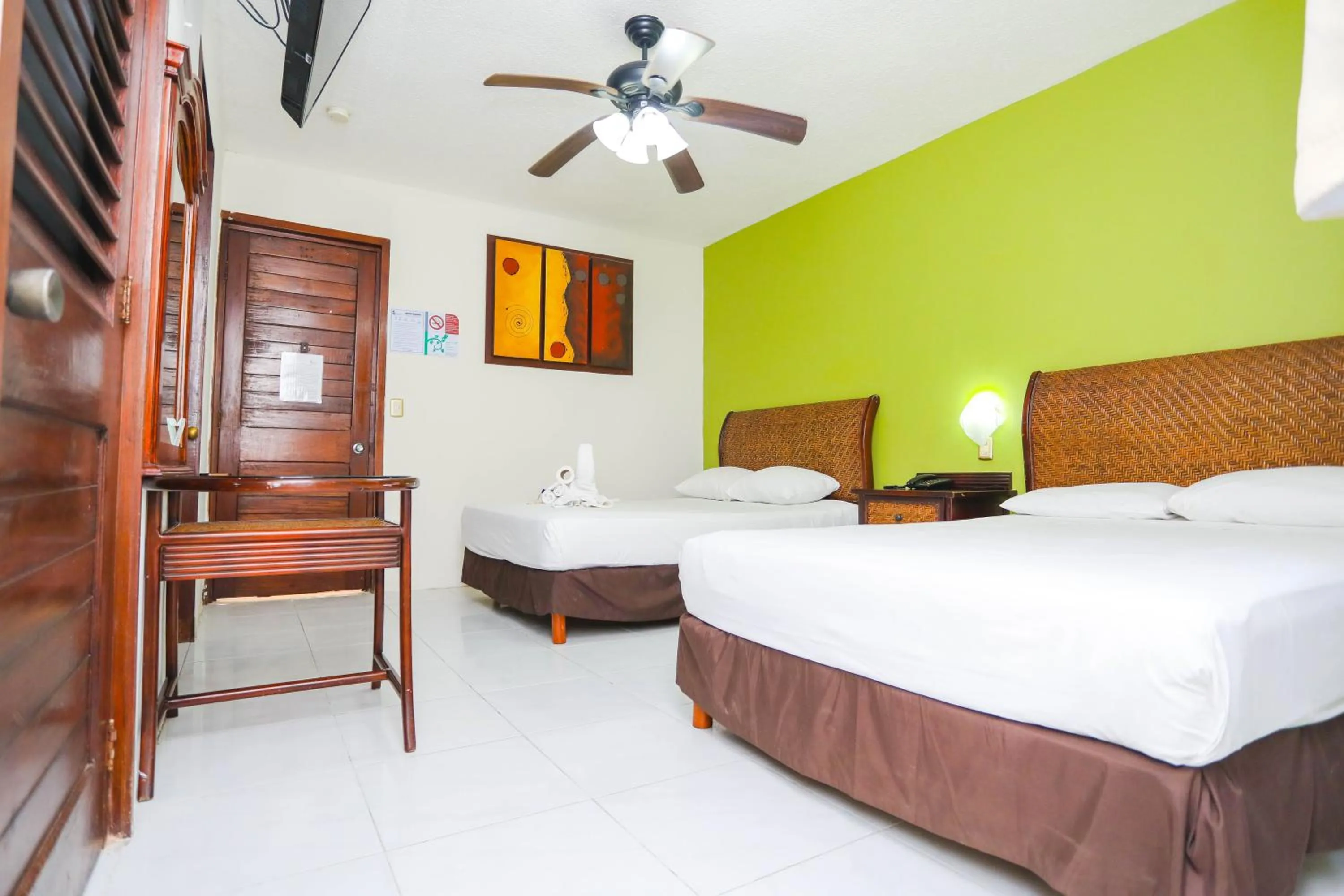 Photo of the whole room, Bed in Hotel Parador