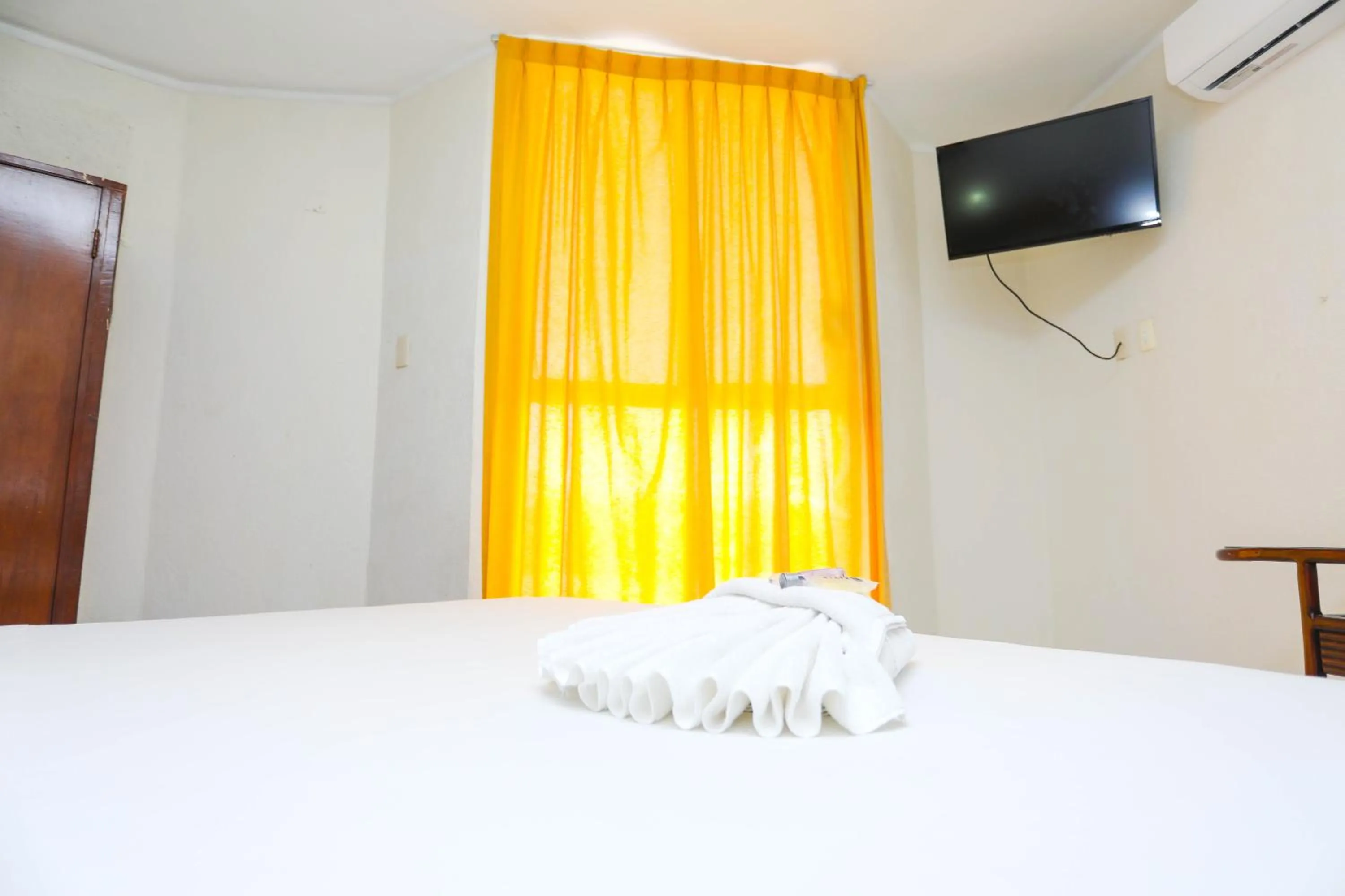 Photo of the whole room, Bed in Hotel Parador