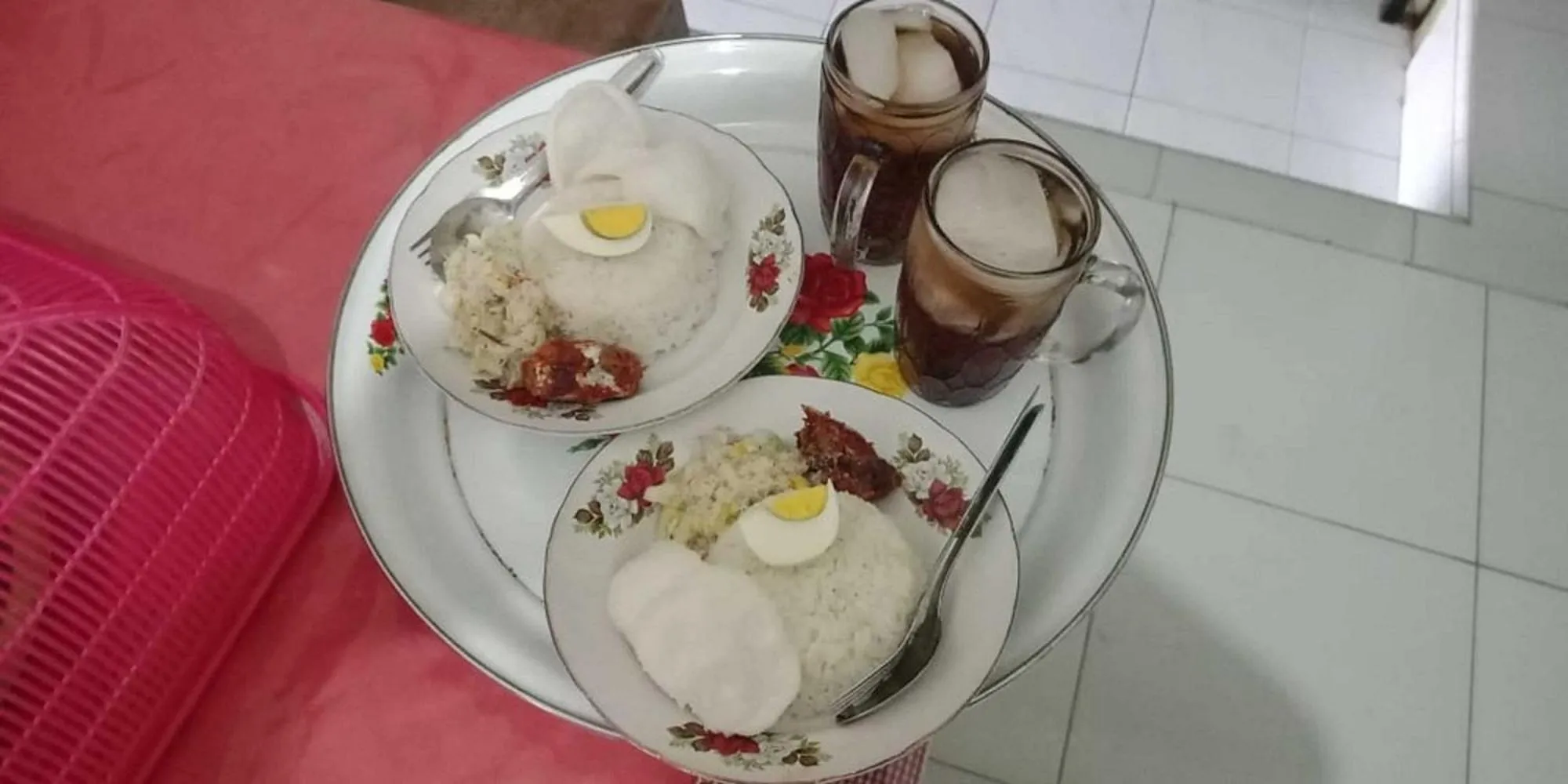 Restaurant/places to eat in Cheap Inn Banyuwangi