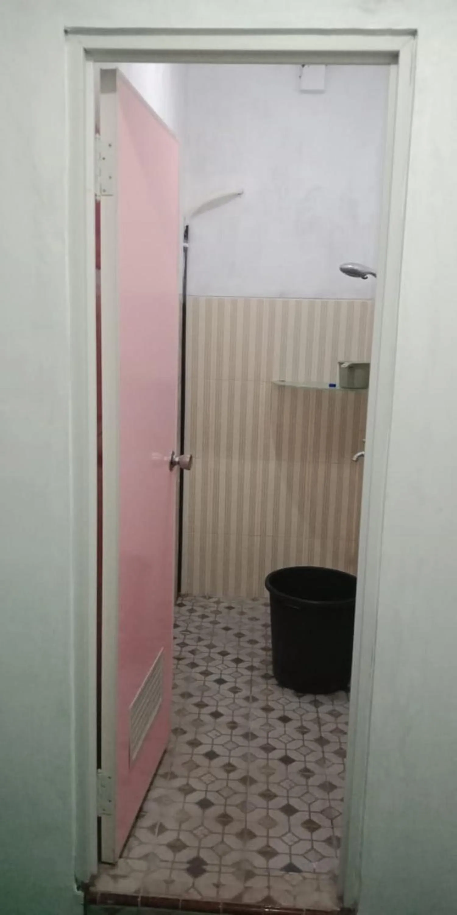 Bathroom in Cheap Inn Banyuwangi