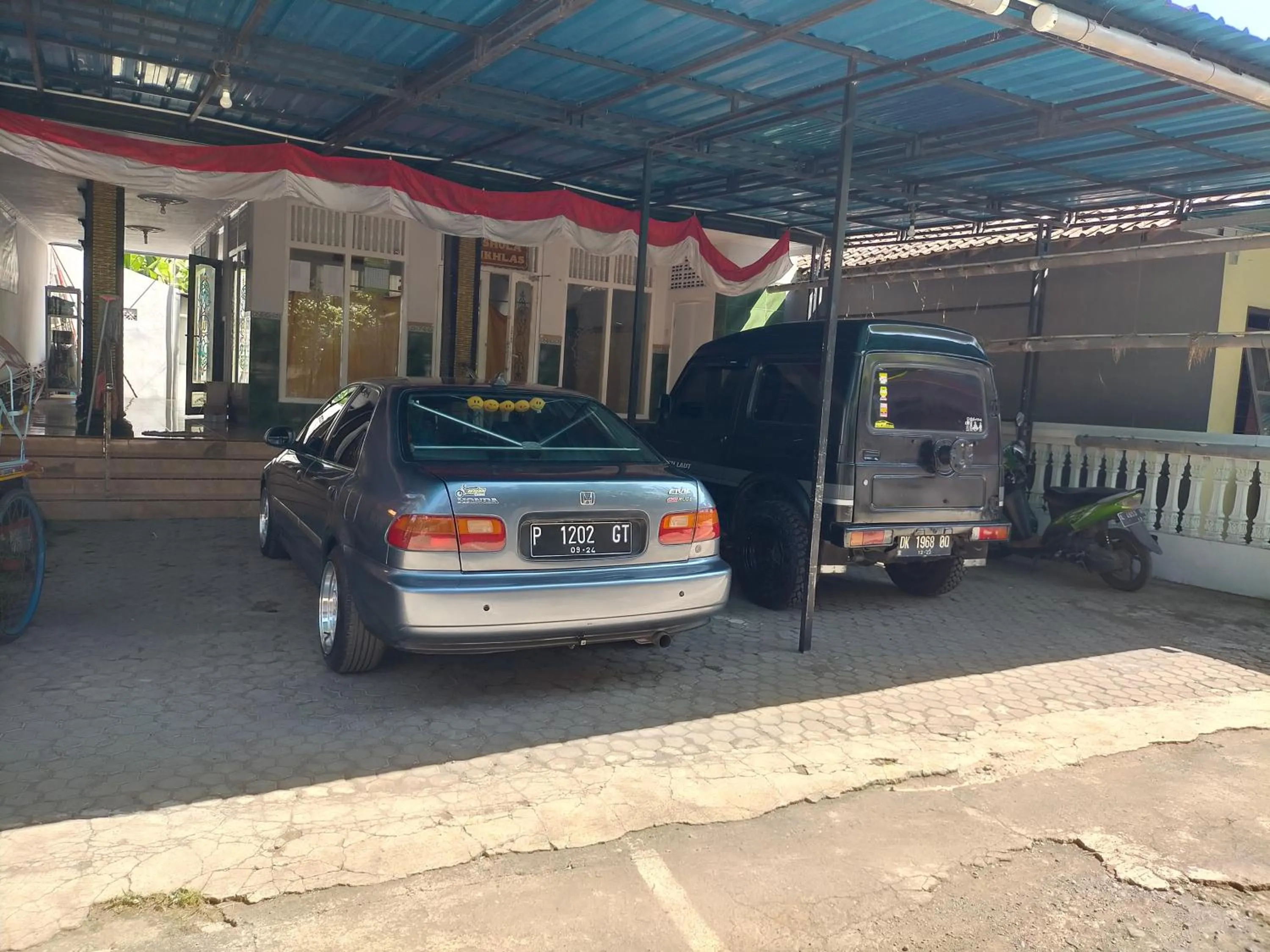 Parking in Cheap Inn Banyuwangi