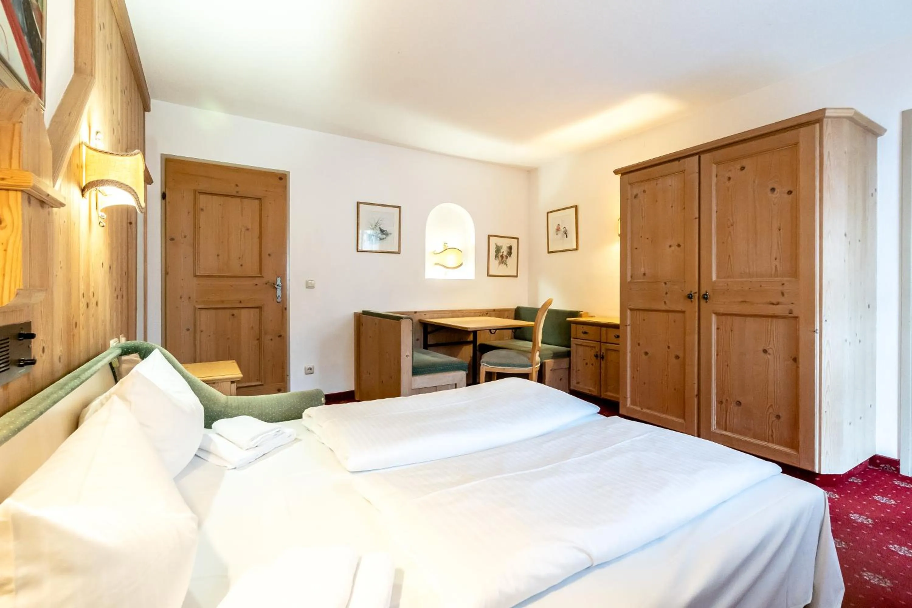 Bedroom, Bed in Hotel Hölzer Bräu by Lehmann Hotels