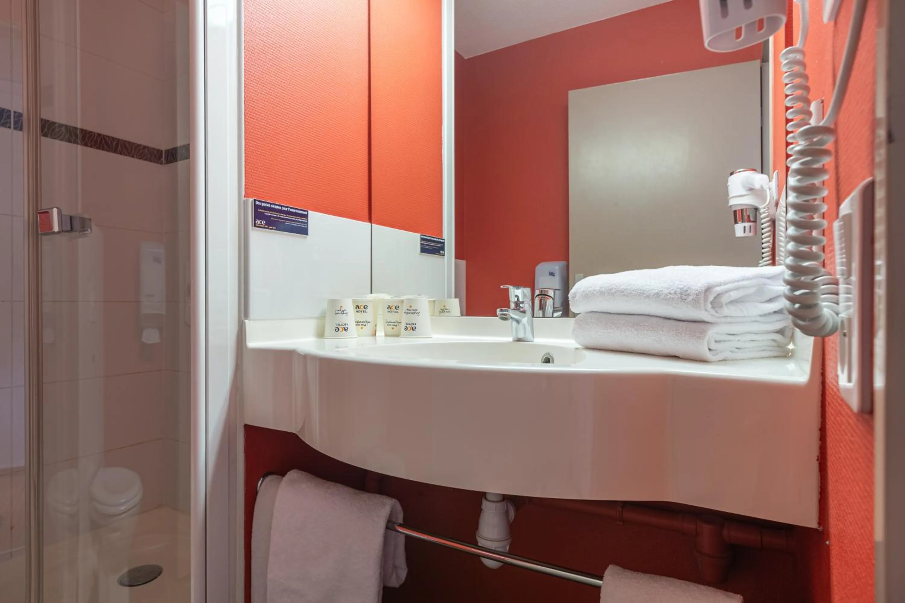 Bathroom in Ace Hotel Chateauroux Déols