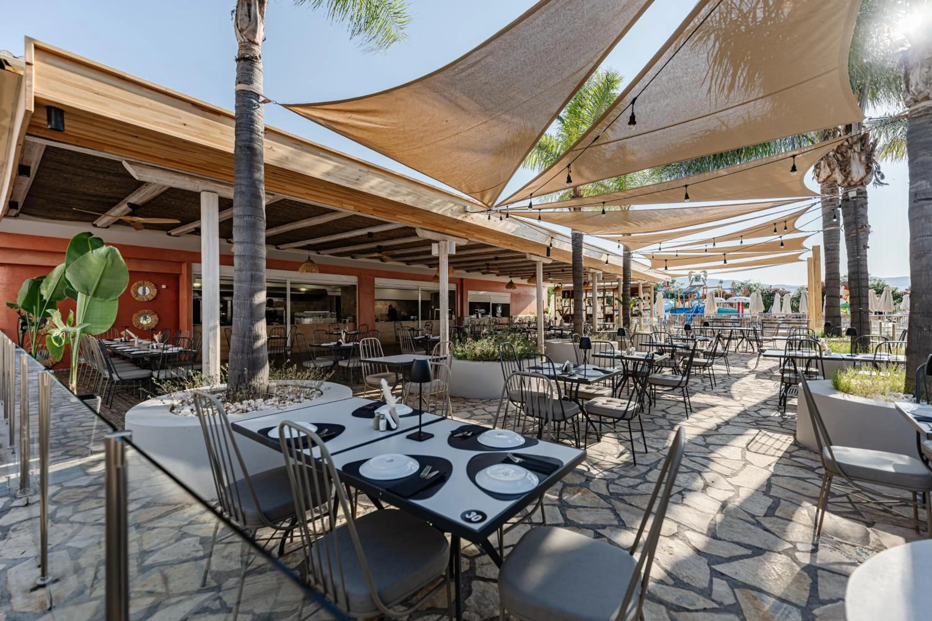 Restaurant/places to eat in Caretta Beach Resort & WaterPark