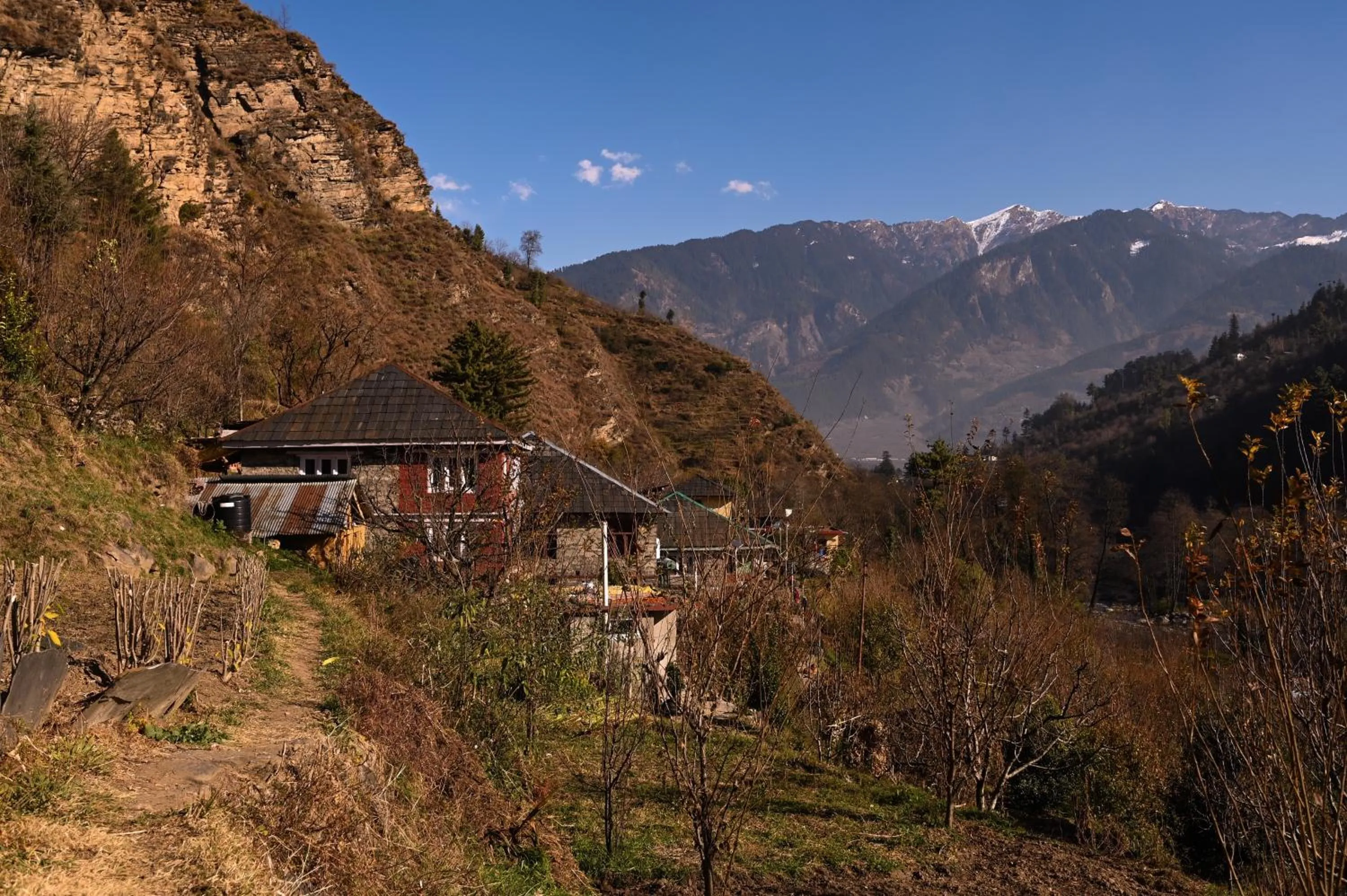 Property building in Zostel Dobhi, Manali